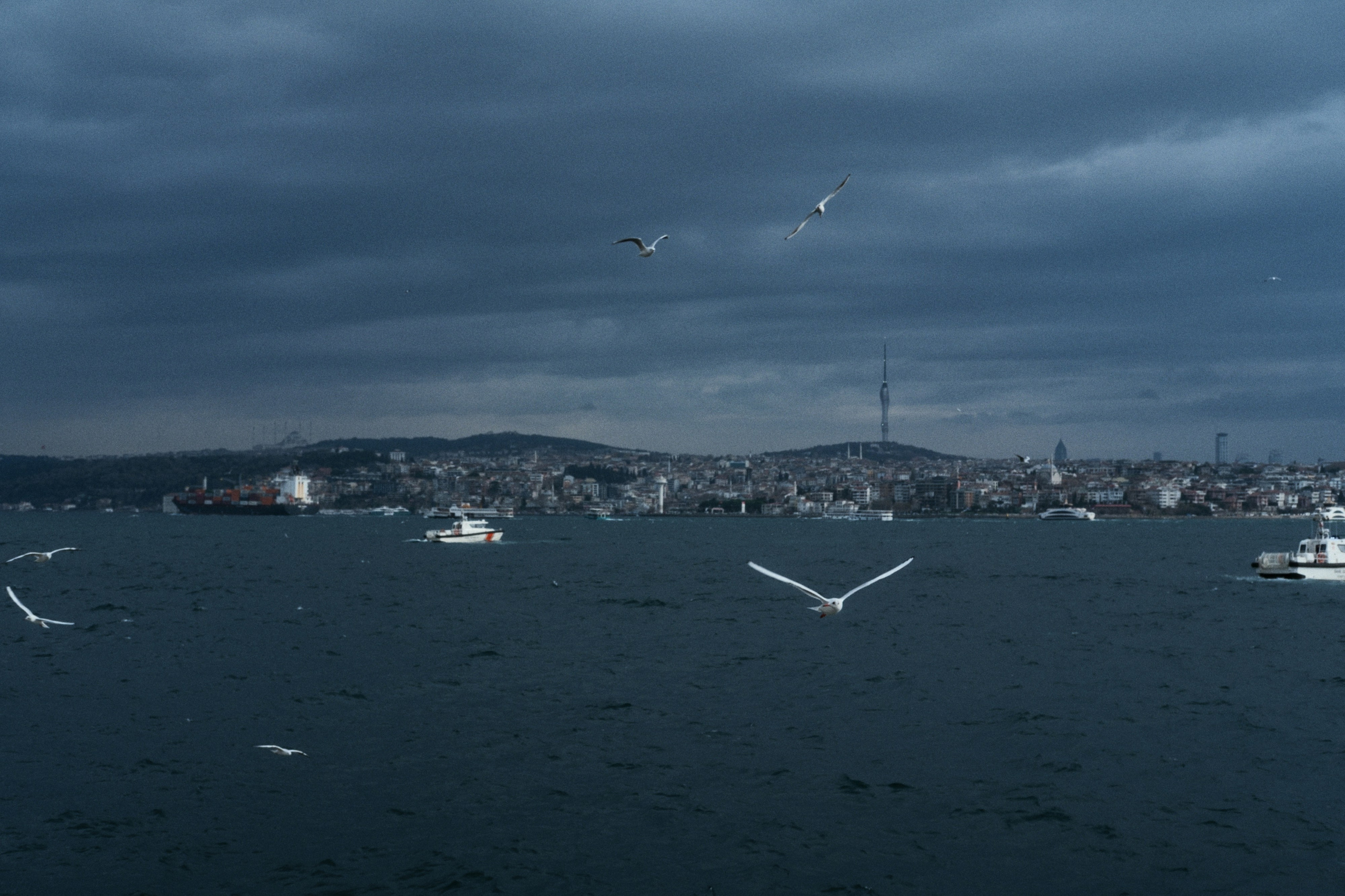 Beyoğlu x Karakoy, Istanbul / Türkey AW26. Фотограф Юрин Евгений