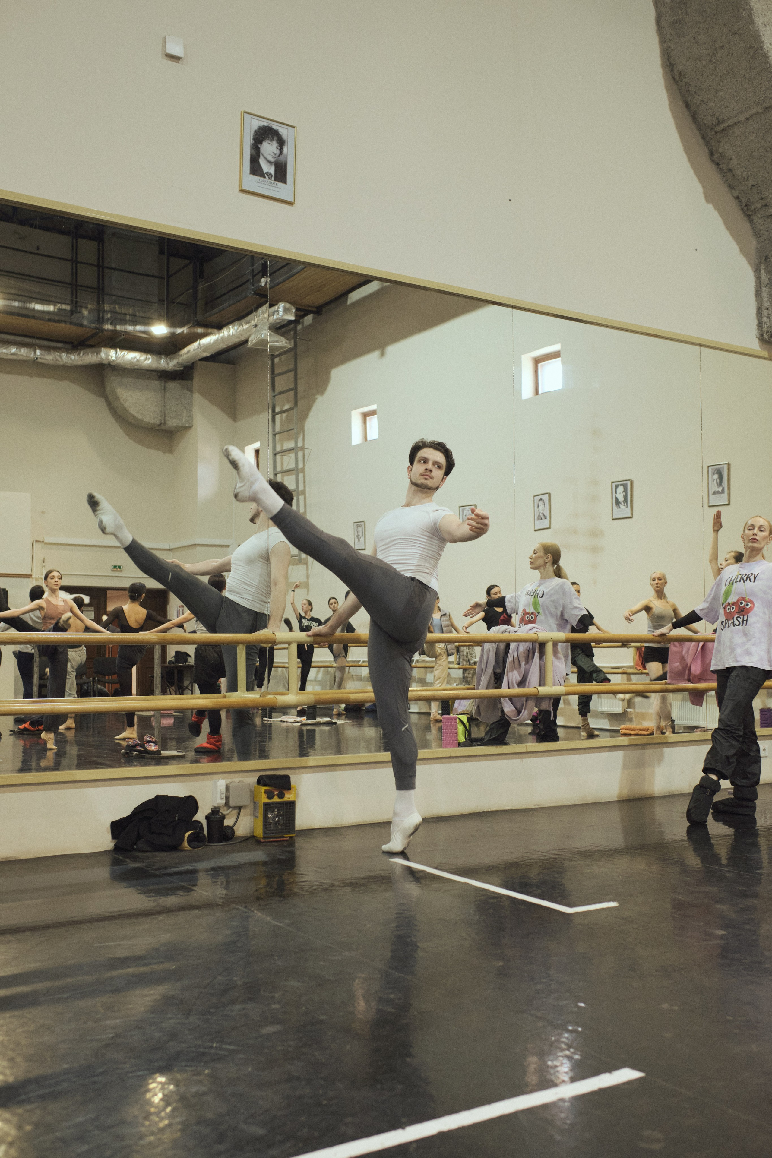 Балетный класс и репетиция артистов балета КТОиБ им. Мусы Джалиля. Barsukov