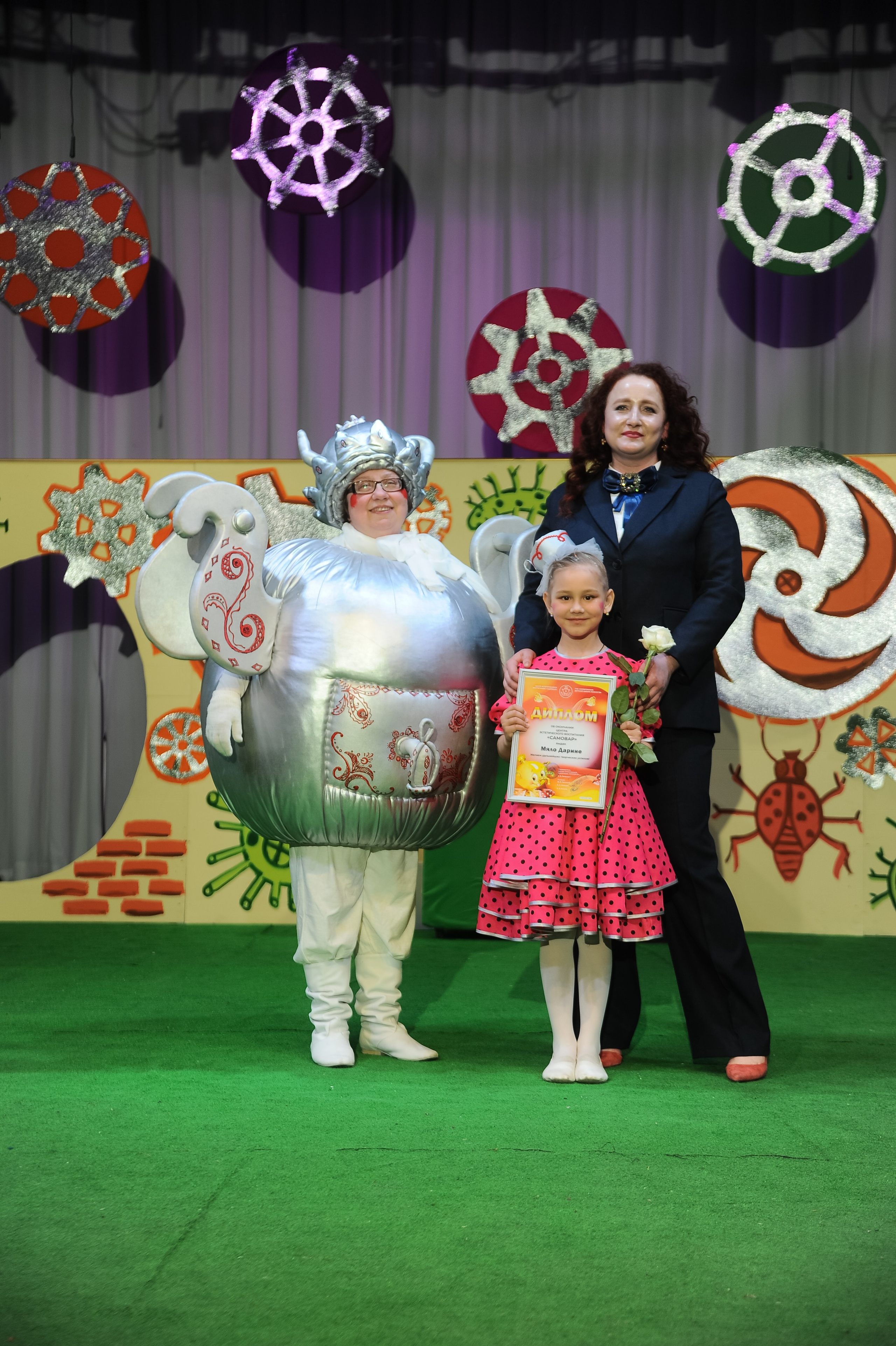 Выпускной 2025, детский центр «Самовар». Фотограф Олег Юршевич Солигорск Минск