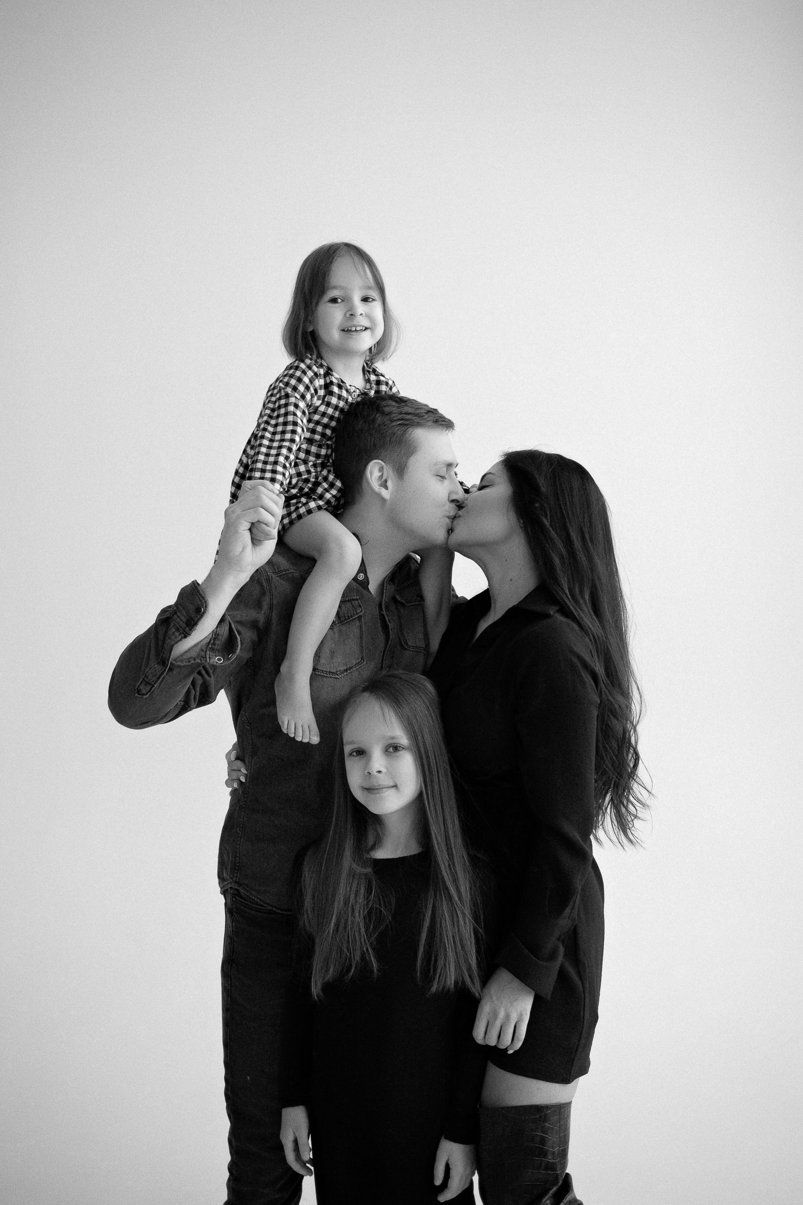 Лена, Леша, Влада и Николь