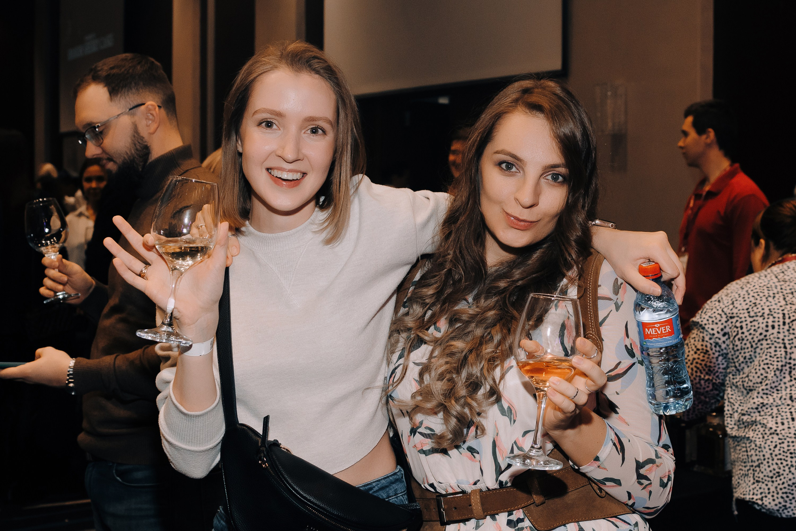 ФЕСТИВАЛЬ ВИНА И КРЕПКИХ НАПИТКОВ МАВТ-ВИНОТЕКА. Репортажный фотограф Зуев Роман г. Челябинск