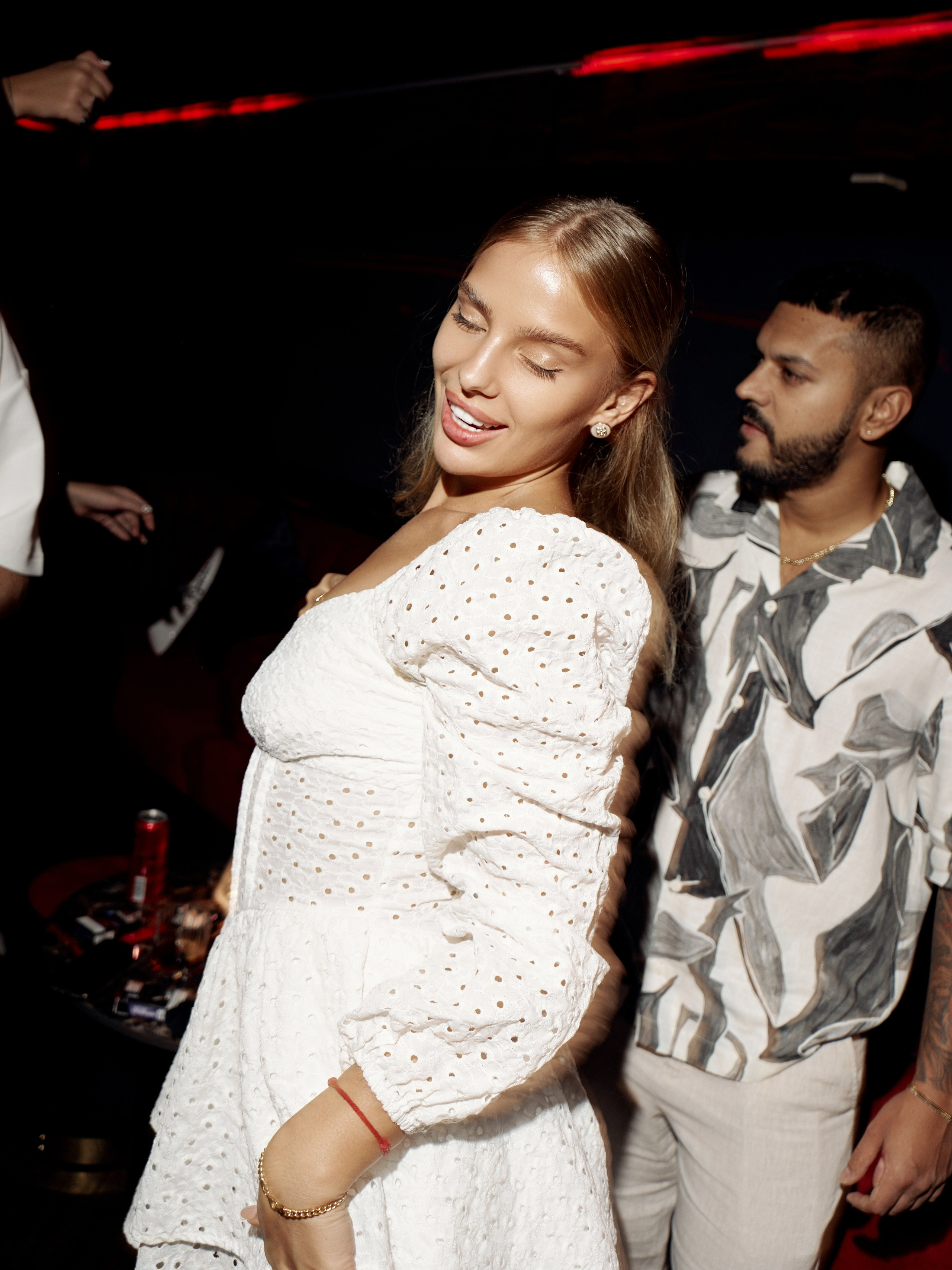 CLUB. NOIZOMAX Художественный фотограф в Дубай