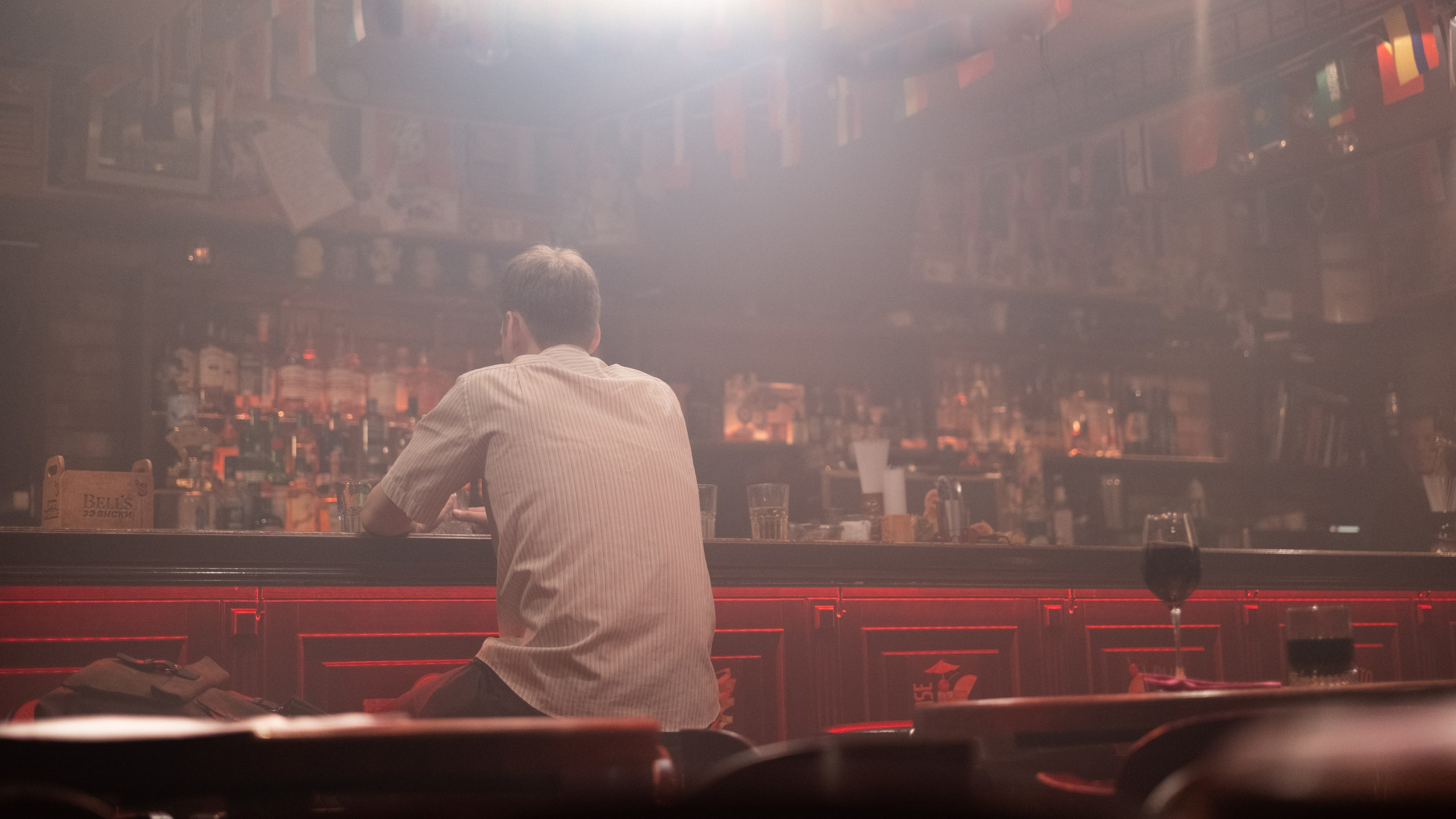 Геннадий должен умереть. Кристина — портретный фотограф