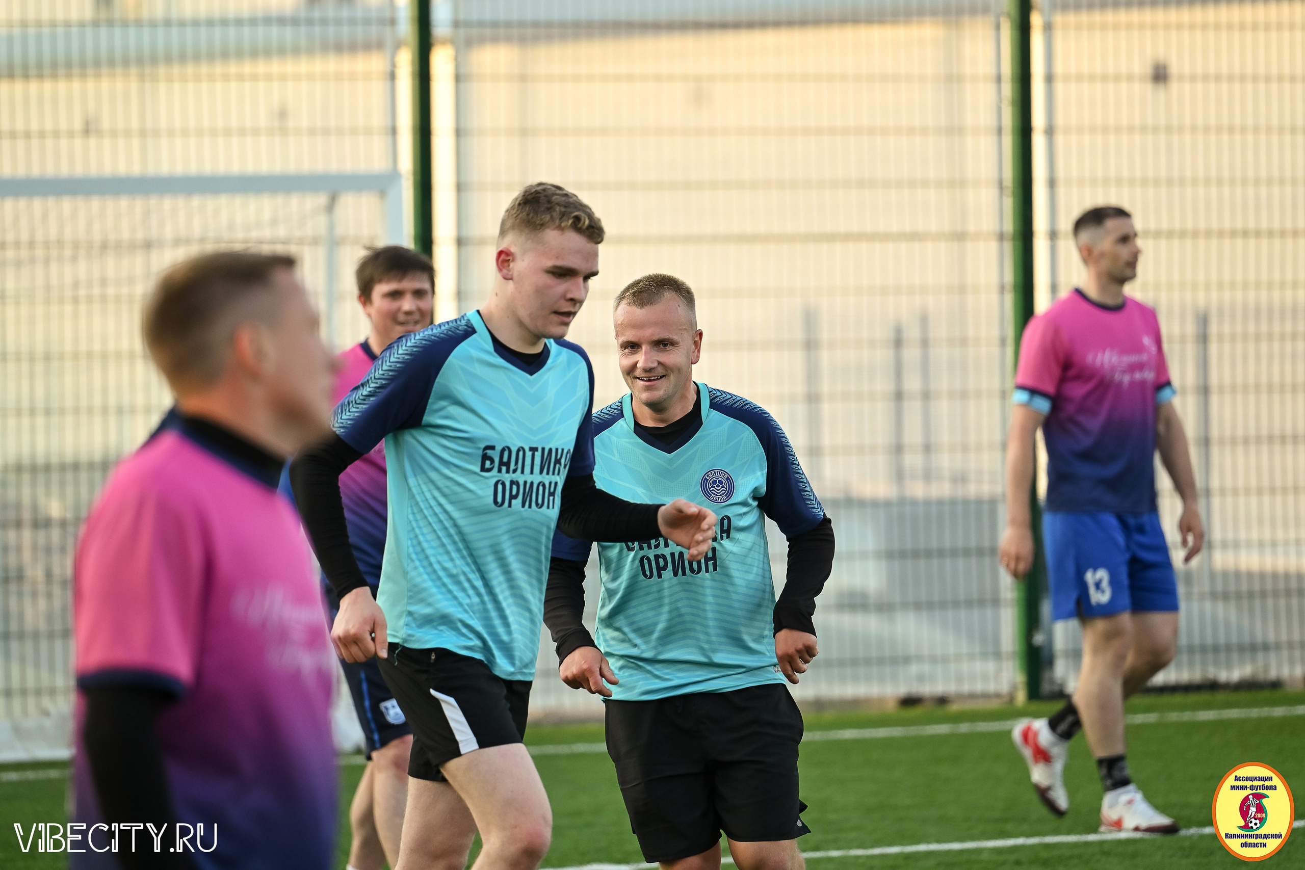 ИГРЫ МИНИ-ФУТБОЛЬНОЙ И КОРПОРАТИВНОЙ ЛИГИ. VIBECITY.RU Вайб Сити Ру Фоторепортажи Фотоотчеты Калининград