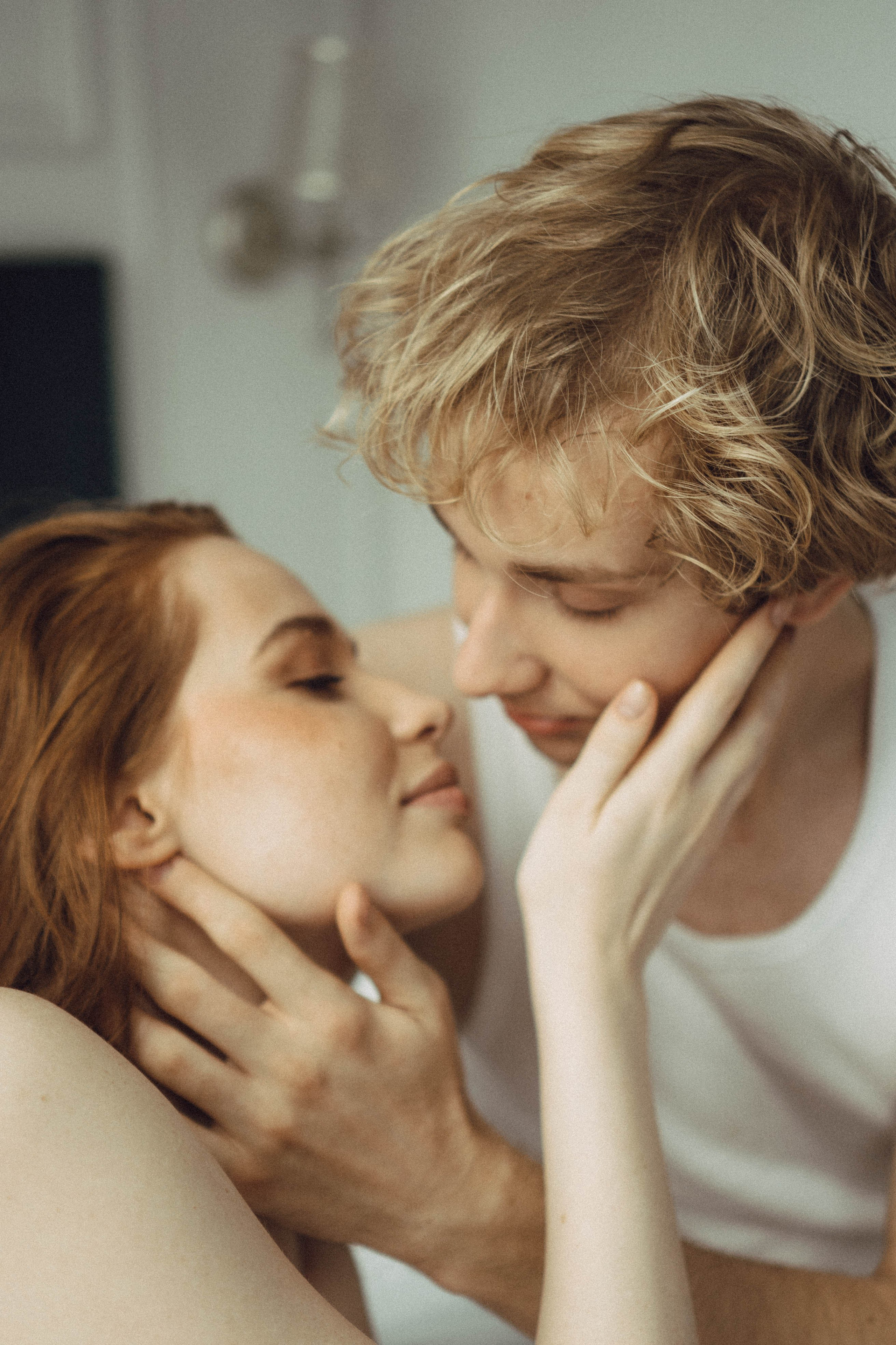 СВАДЕБНАЯ СЬЕМКА В ОТЕЛЕ. СБОРЫ ЖЕНИХА И НЕВЕСТЫ И ТАКЖЕ ТОР И ПОДГОТОВКА К ПРОГУЛКЕ. Профессиональный фотограф, Санкт-Петербург — Виктория Богомолова