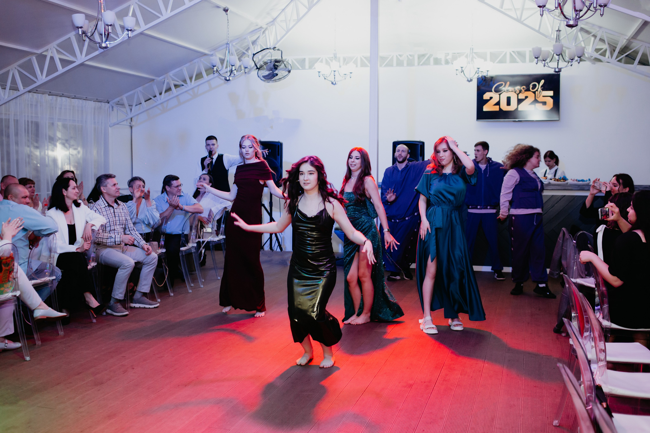 Выпускной 2025 (41 школа) 11 класс. Фотограф в Челябинске Ополихина Анна