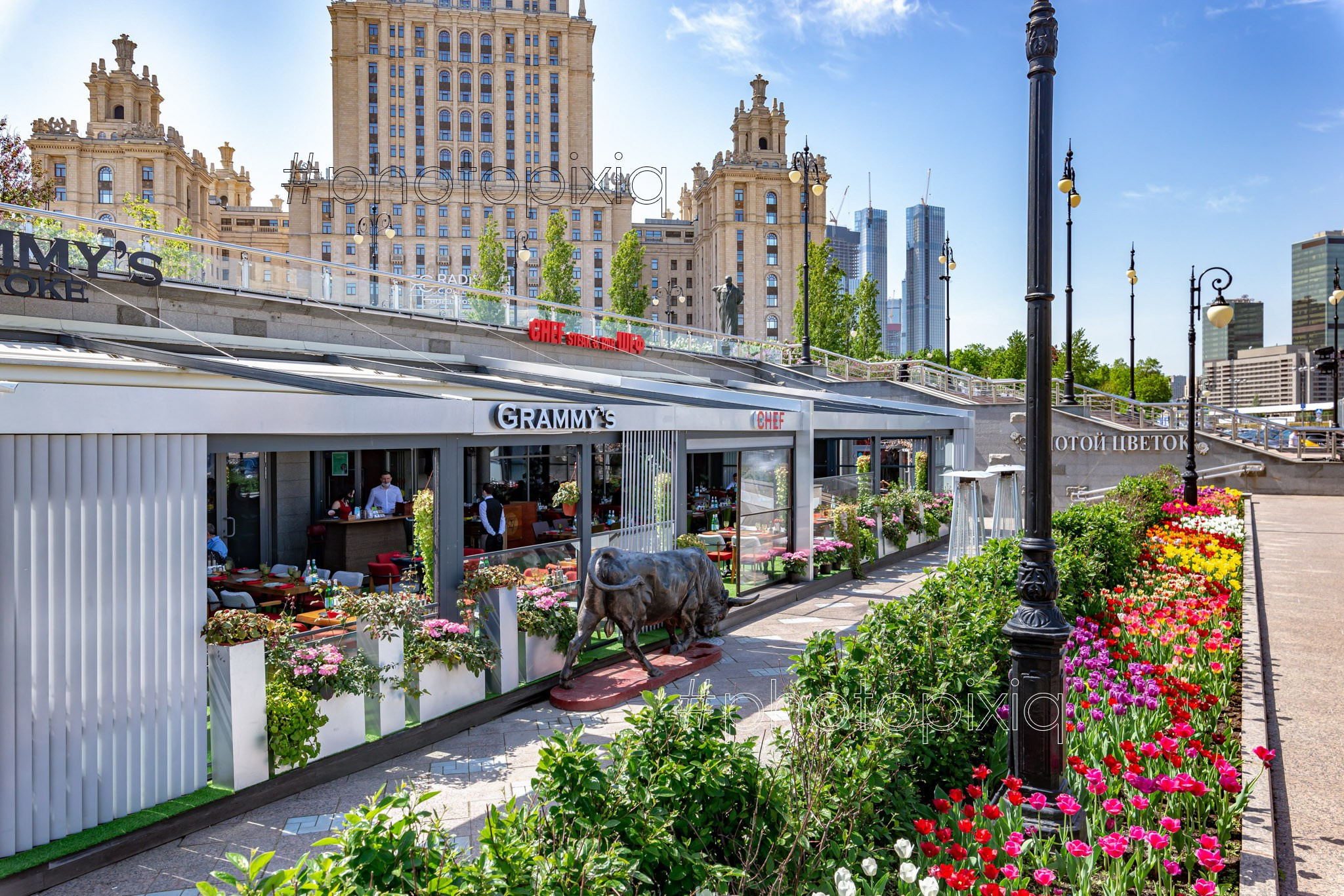 Фотосъёмка веранды ресторана CHEF СТЕЙК-ХАУС. Интерьерная съёмка и виртуальные туры — Интерьерный фотограф Кузнецов Сергей (photopixiq)