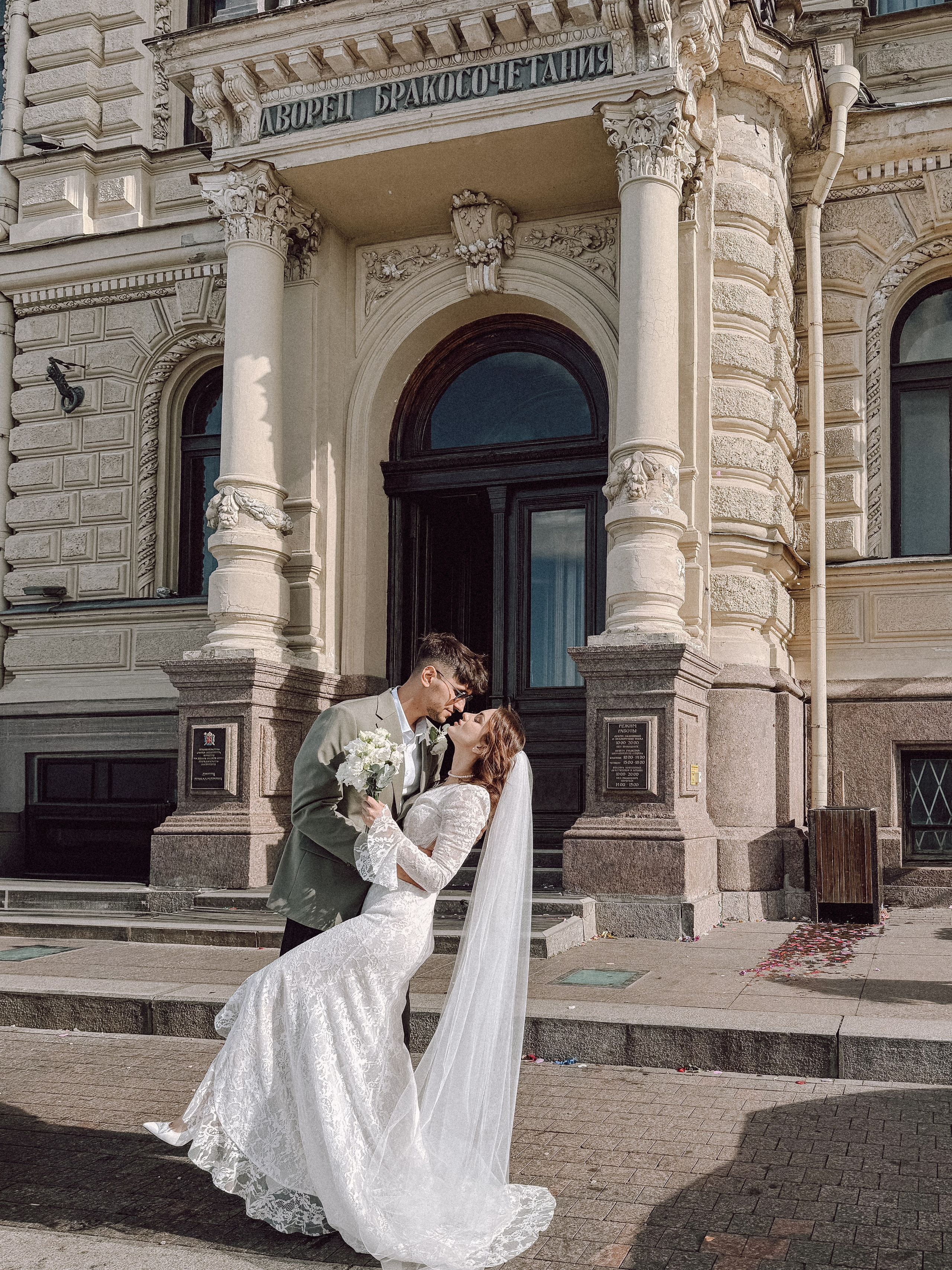 ФОТО НА ТЕЛЕФОН ВО ВРЕМЯ БРАКОСОЧЕТАНИЯ В ПЕРВОМ ДВОРЦЕ И ПРОГУЛКИ. Профессиональный фотограф, Санкт-Петербург — Виктория Богомолова