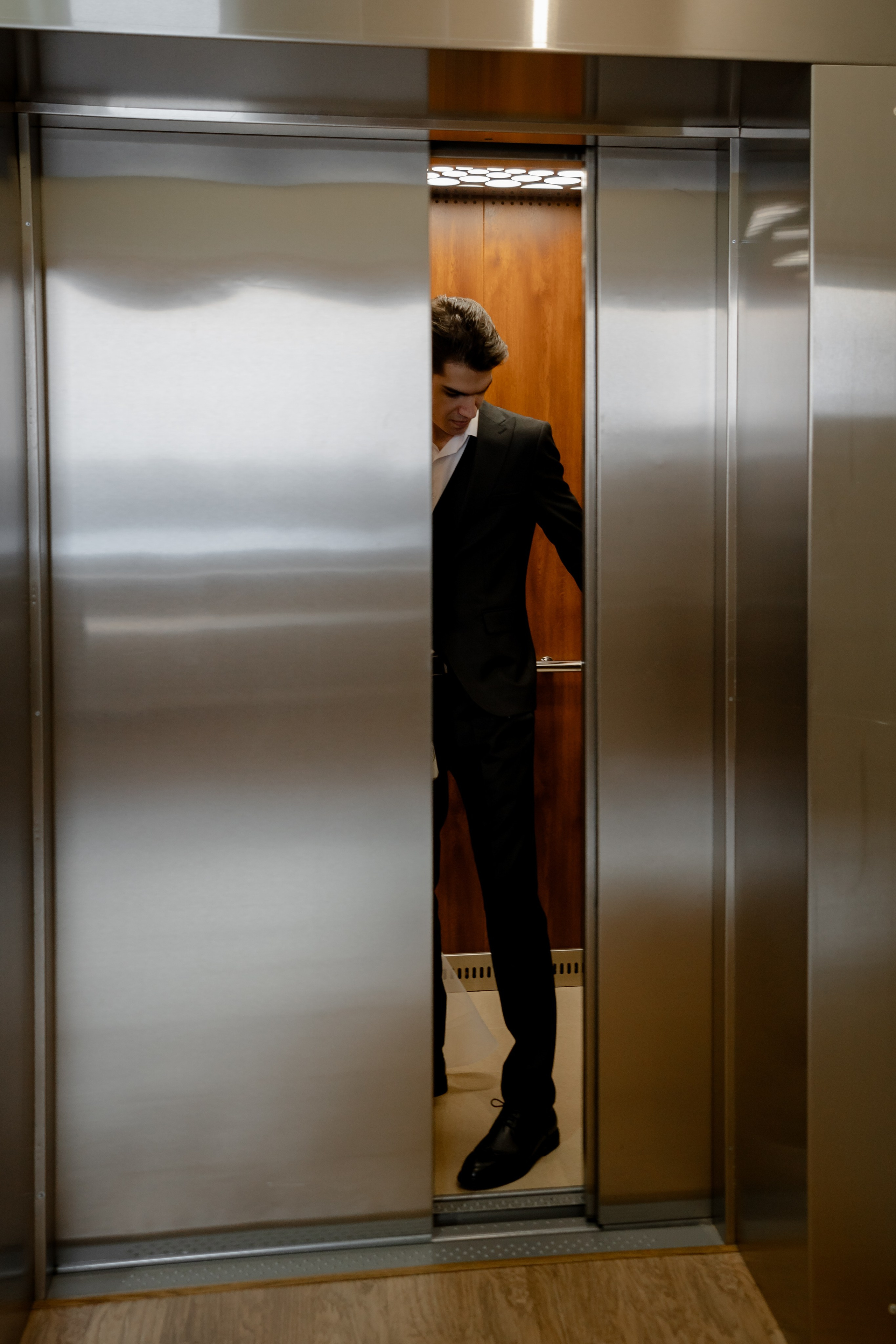 СВАДЕБНАЯ СЬЕМКА СБОРОВ В ОТЕЛЕ И ВЫЕЗД НА ЦЕРЕМОНИЮ (СНЯТО В СИБИРЕ В НИЖНЕВАРТОВСКЕ). Профессиональный фотограф, Санкт-Петербург — Виктория Богомолова