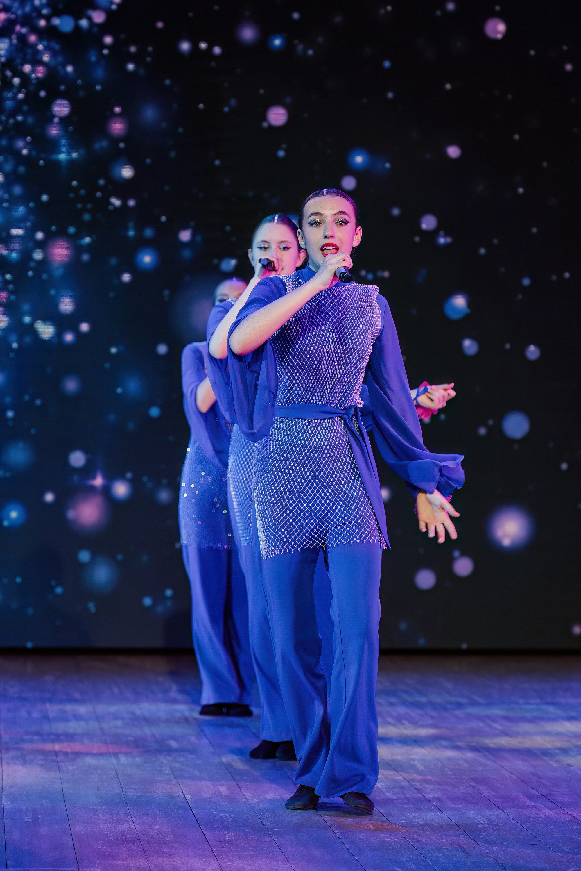 Отчетный концерт Образцового коллектива Алтая театра эстрадной песни «Созвездие». Свадебный и репортажный фотограф Никита Сницарев в Барнауле