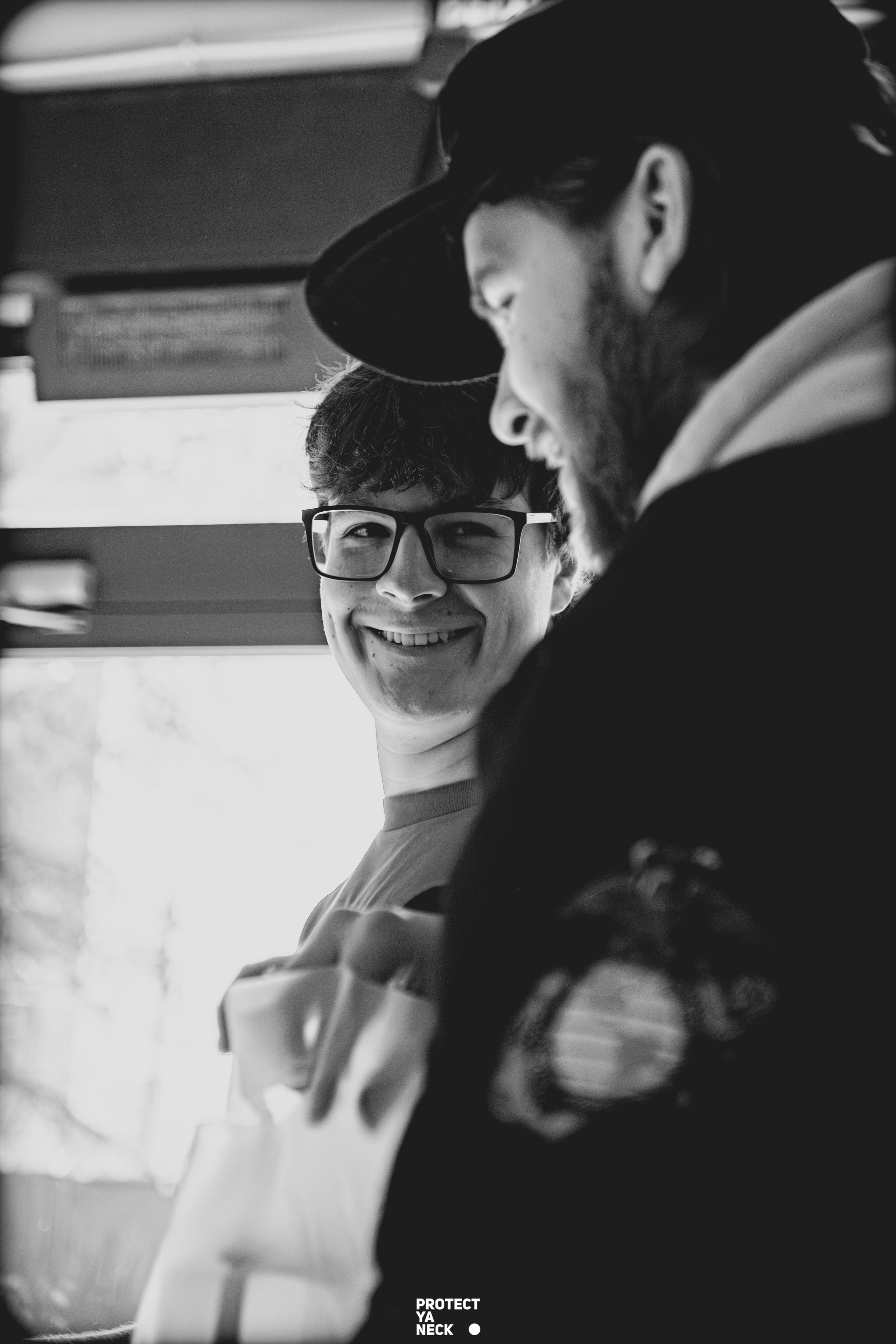 PROTECT YA NECK 22/03 (@youlovebu). Соня бу тебя сфоткала