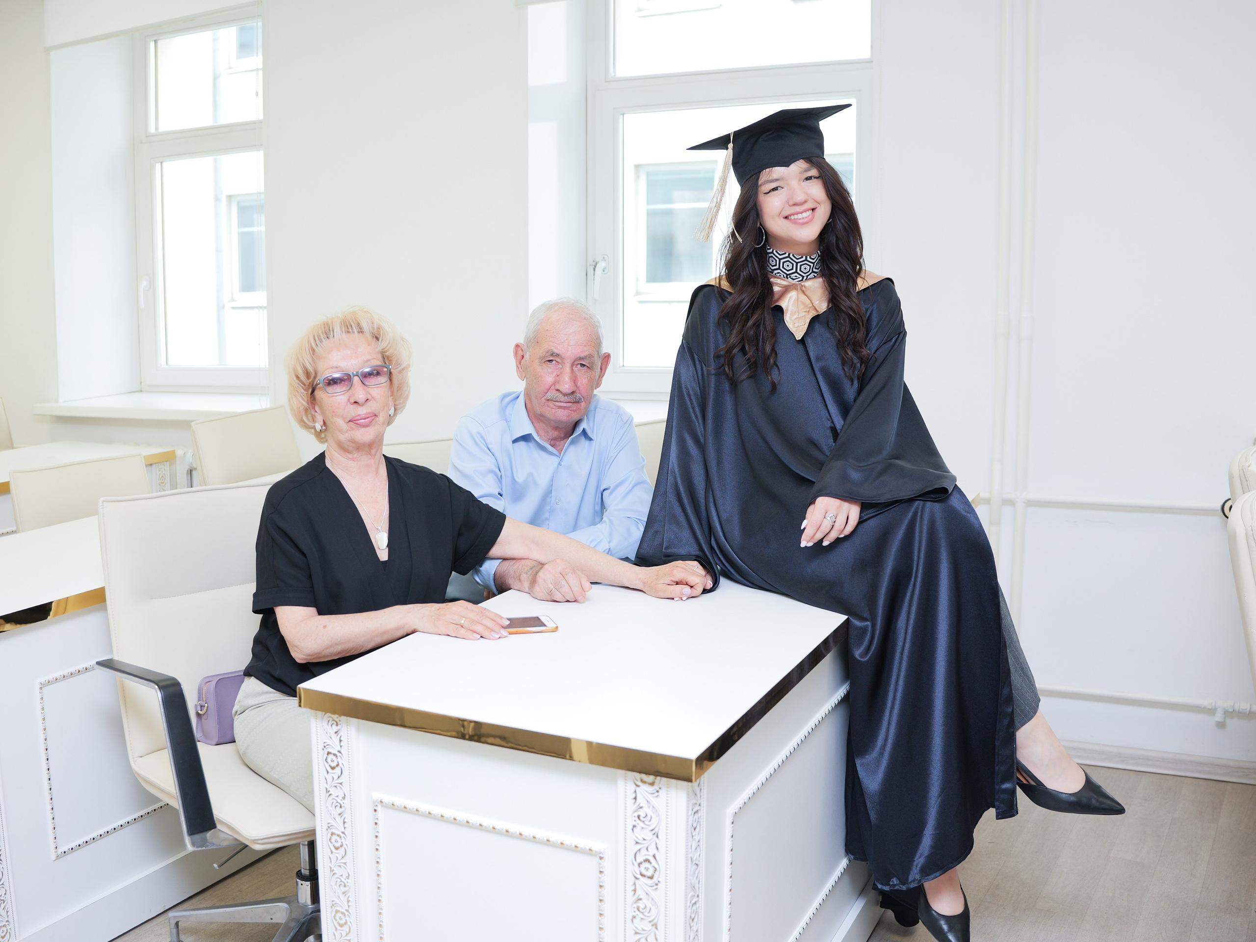 Вручение дипломов. Портретная фотография тахир лебедев