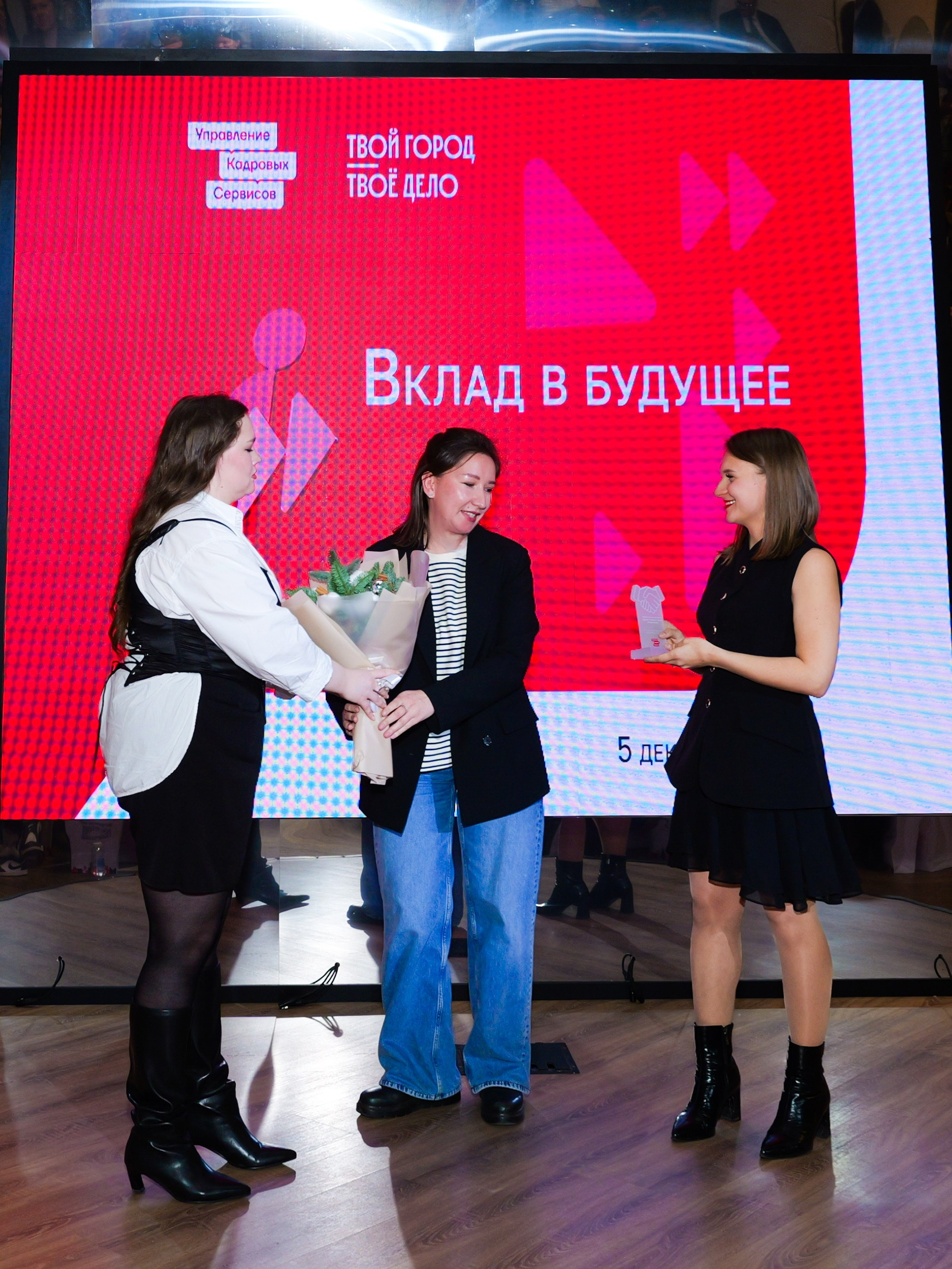 Вклад в будущее. ВДНХ. Портретная фотография тахир лебедев