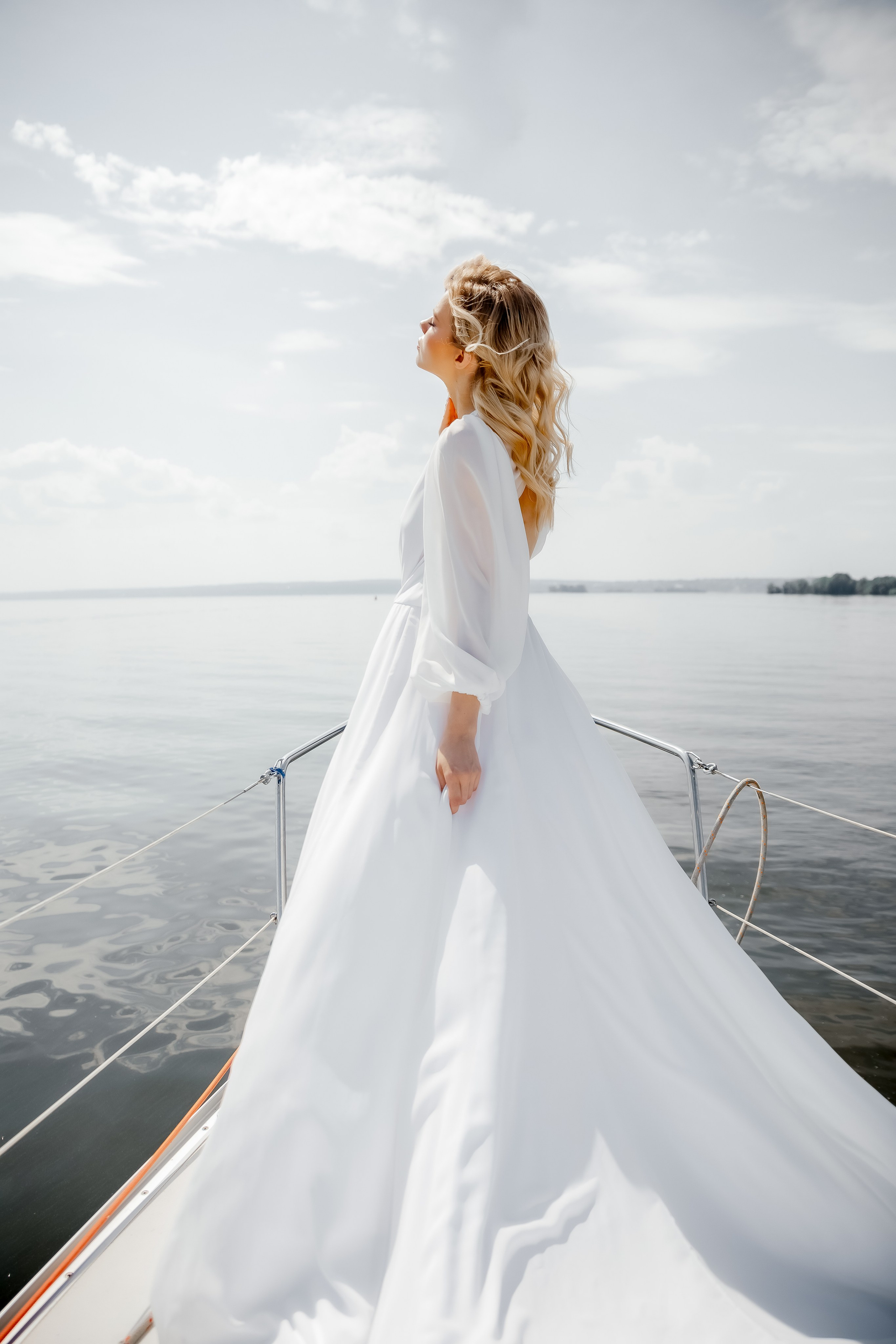 Свадебная съемка на яхте. Свадебный и семейный фотограф в Татарстане Энже Ильдарова