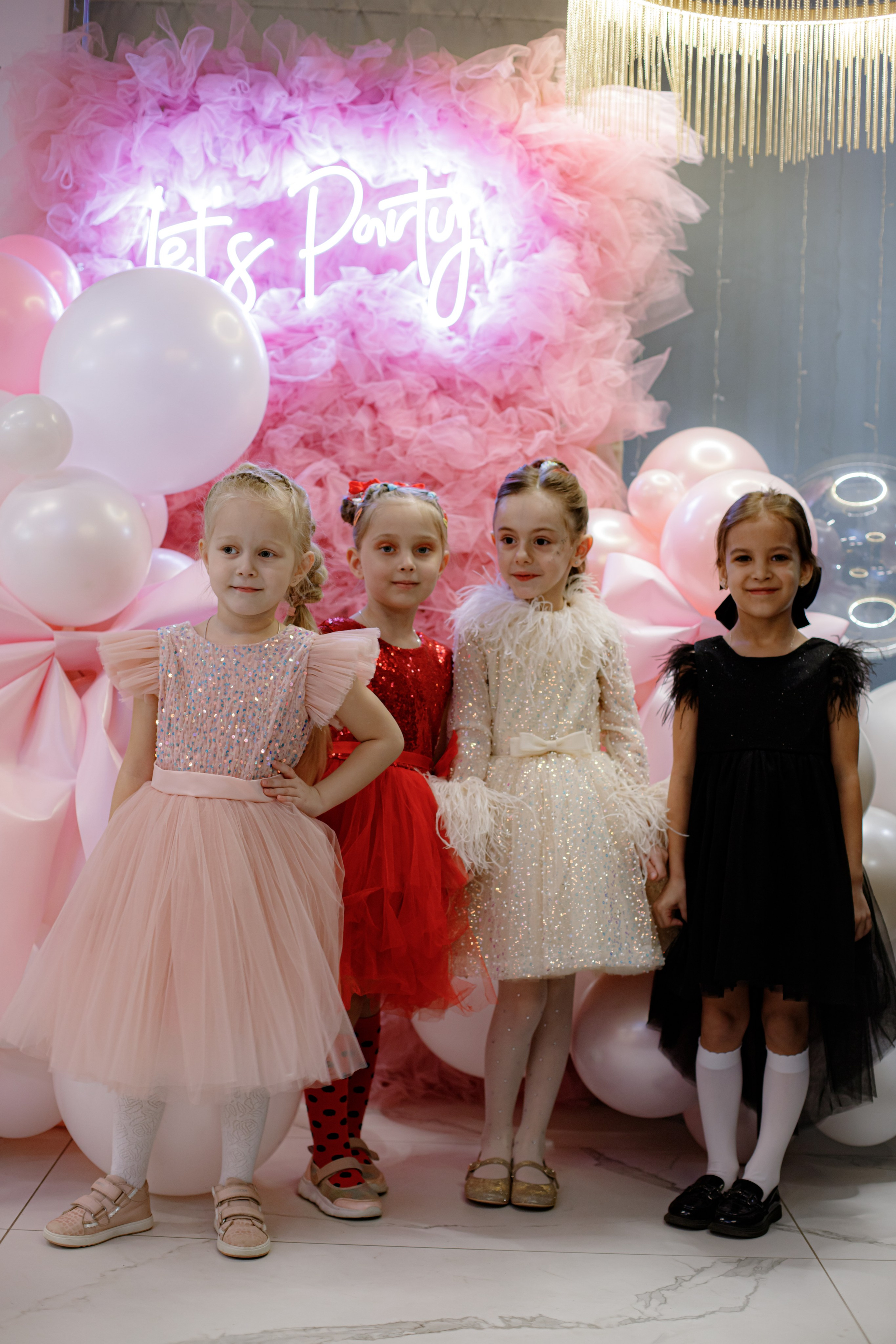 ASIA'S BIRTHDAY PARTY. Photokarish