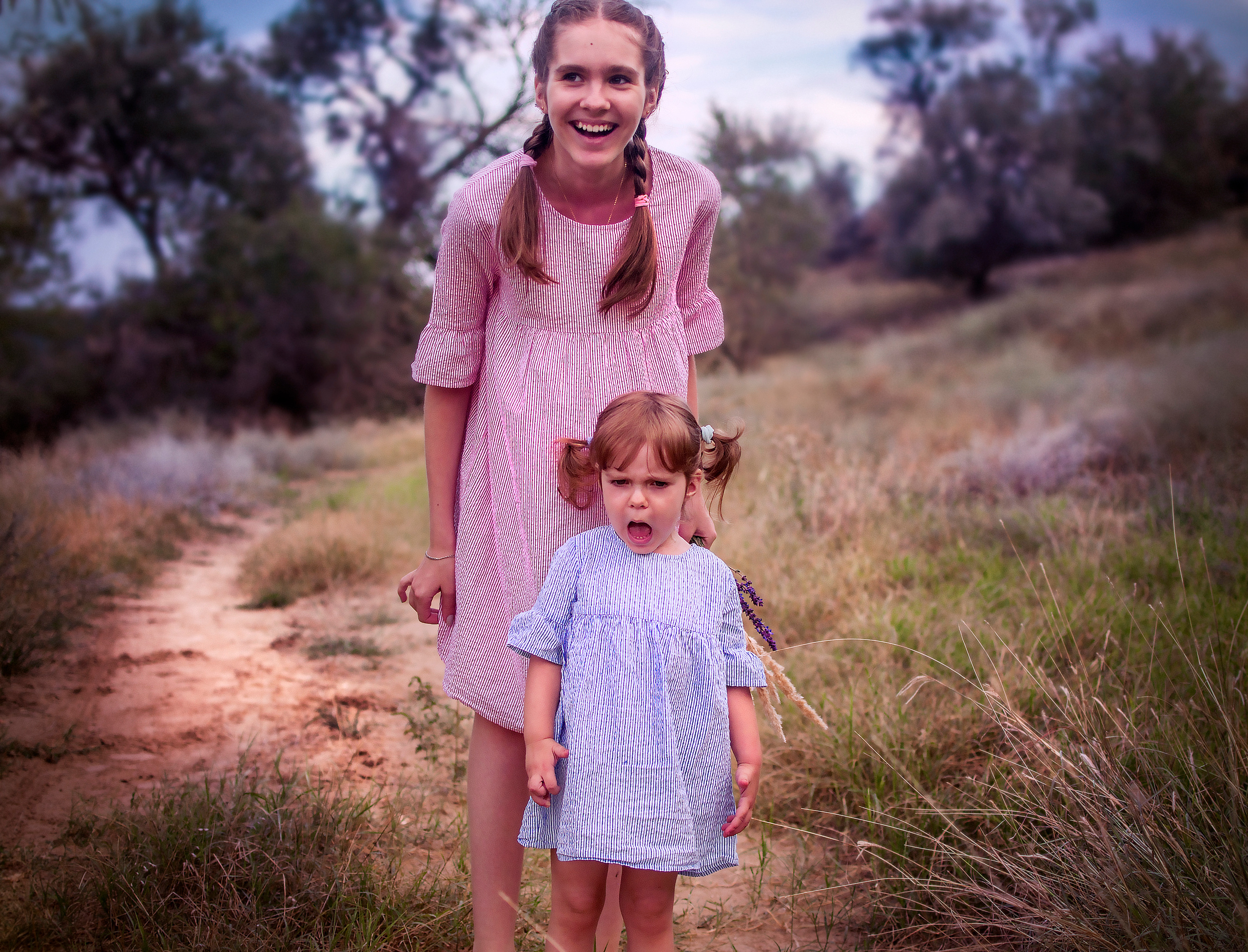 Прогулка сестренок. Семейный и детский фотограф в Москве Алена Прошкина