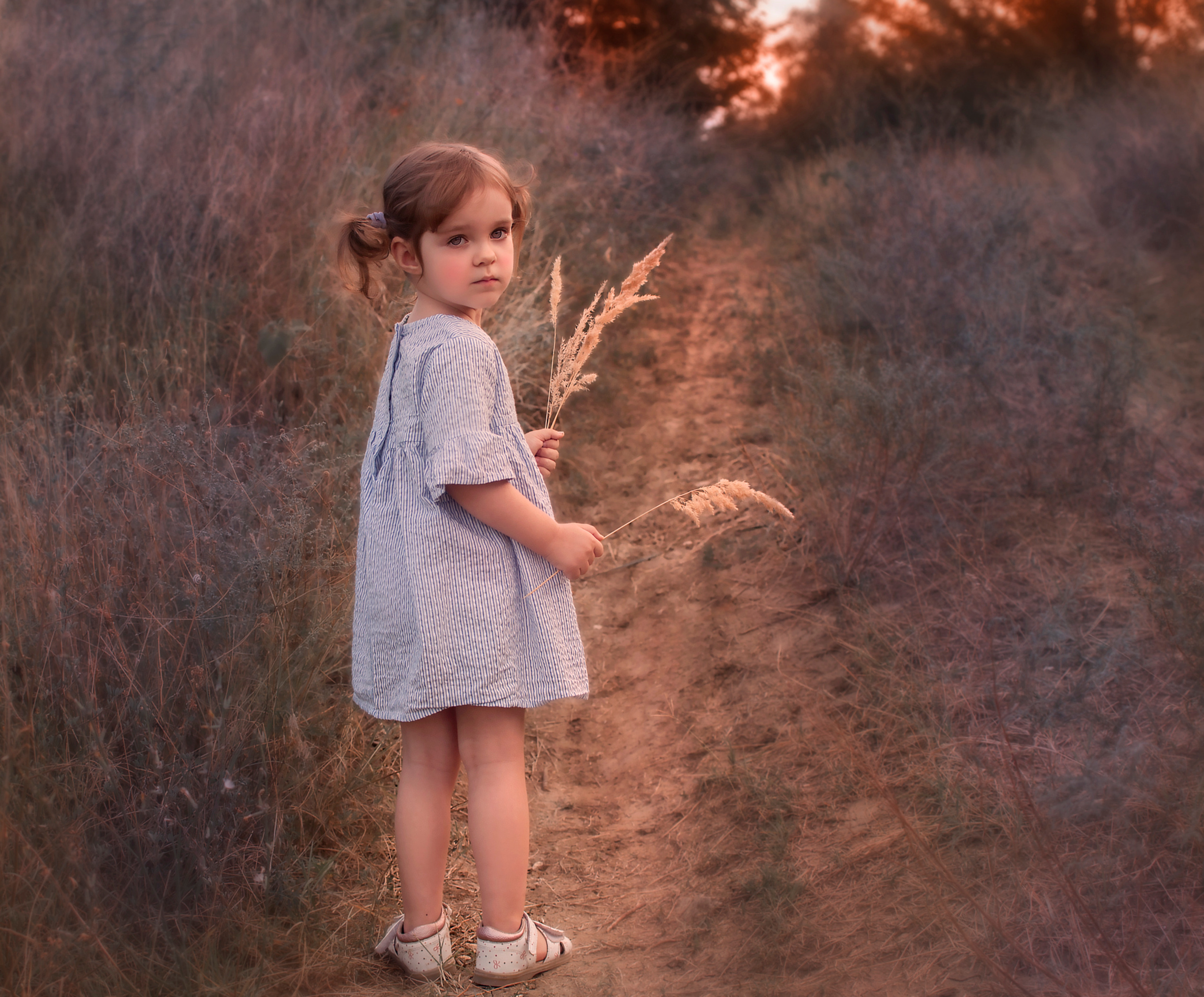 Прогулка сестренок. Семейный и детский фотограф в Москве Алена Прошкина