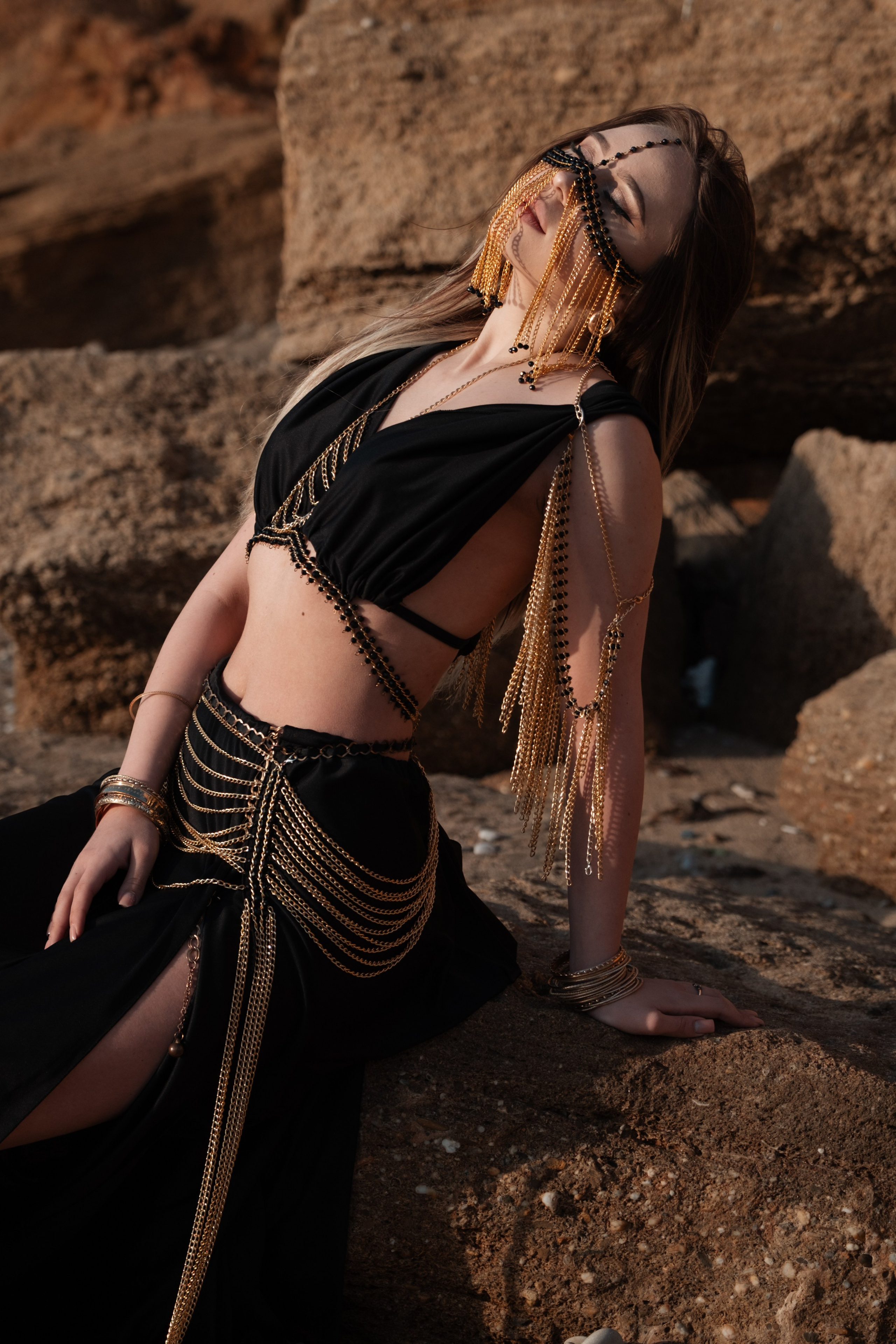 Фотосессия у моря, арабская эстетика. Профессиональная фотосъемка в Крыму. Натуральные эмоции и живые кадры. Забронируйте дату прямо сейчас!