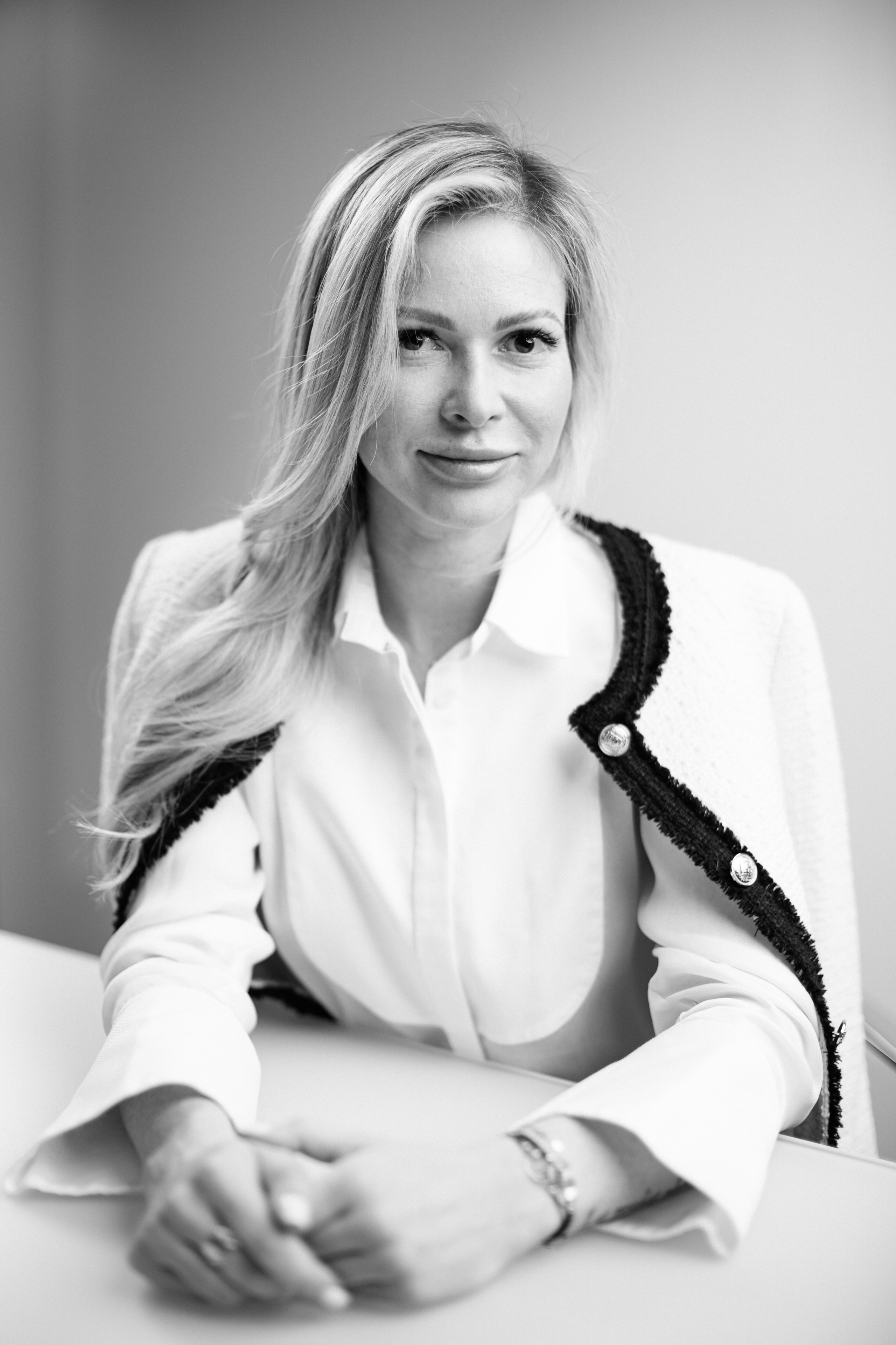 Подарочный сертификат на деловую фотосессию в Москве. Бизнес-фотограф в Москве — Виталий Агабабян | Деловые портреты и корпоративная съёмка