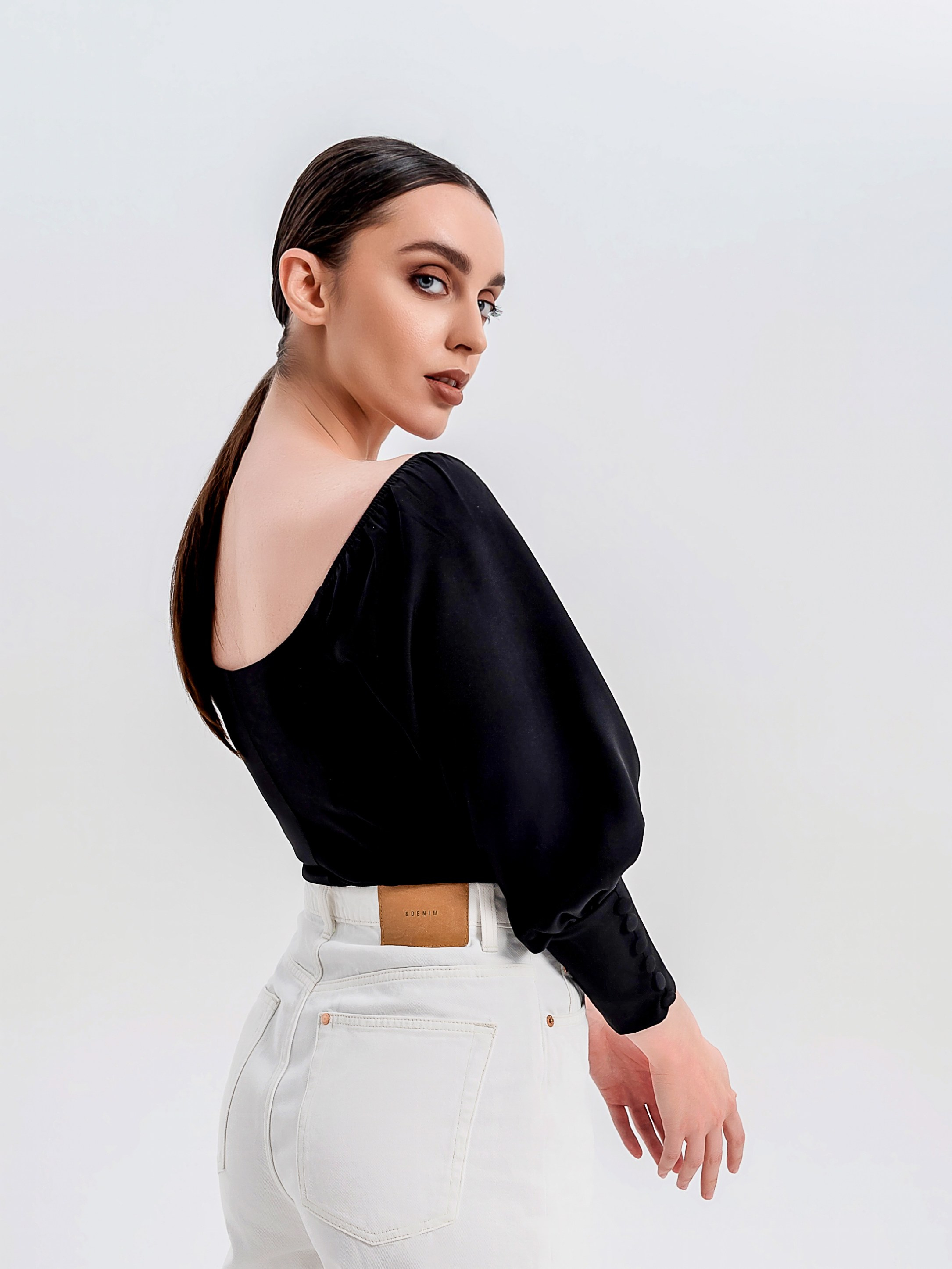 Оксана К. Экскл. Фото и видео продакшн в Москве — съемка для брендов и маркетплейсов