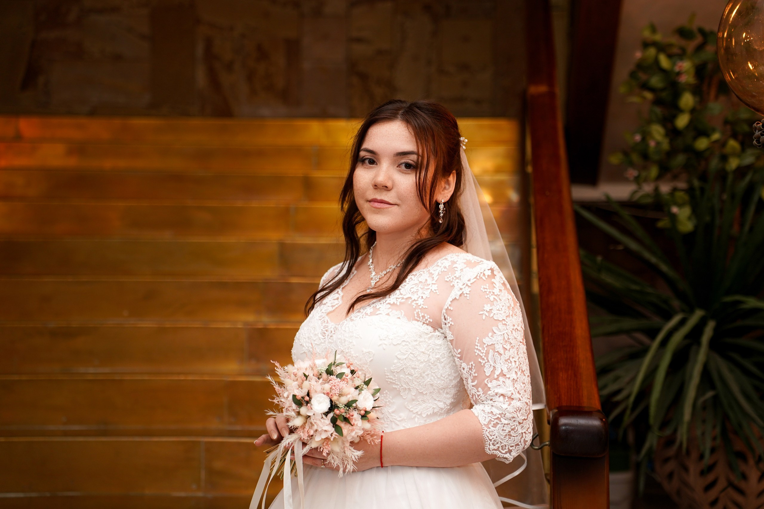 Свадебная фотосессия в Кировском ЗАГСе в Ростове-на-Дону. Фотограф Алёна Чёботова. Свадебный фотограф в Ростове-на-Дону. Таинство Крещения и Венчания, семейные фотосессии. Алёна Чёботова