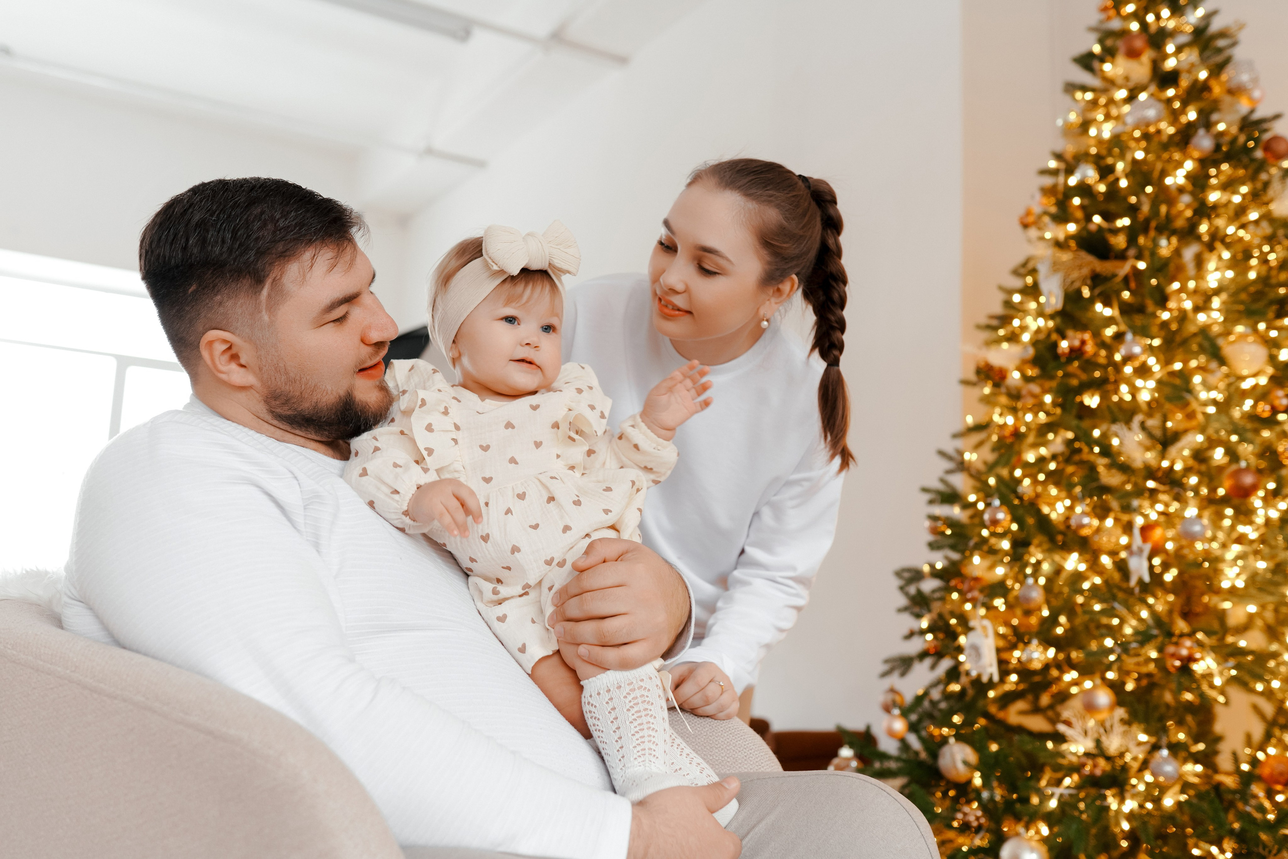 Семейная новогодняя фотосъемка в студии. Фотограф Ким Наталья в Красноярске