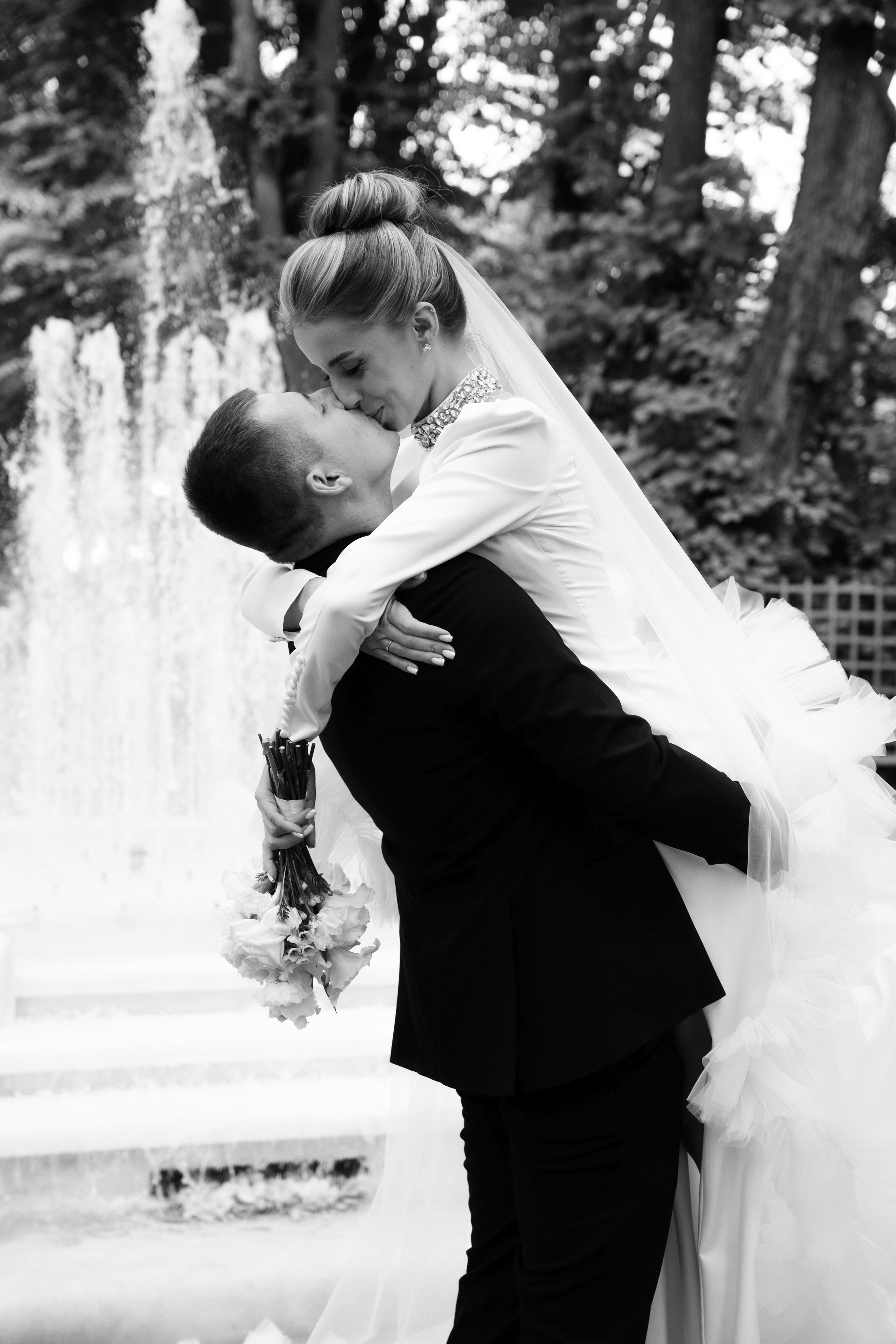 Однажды в летнем саду. Свадебный фотограф в Петербурге Таша Вайб