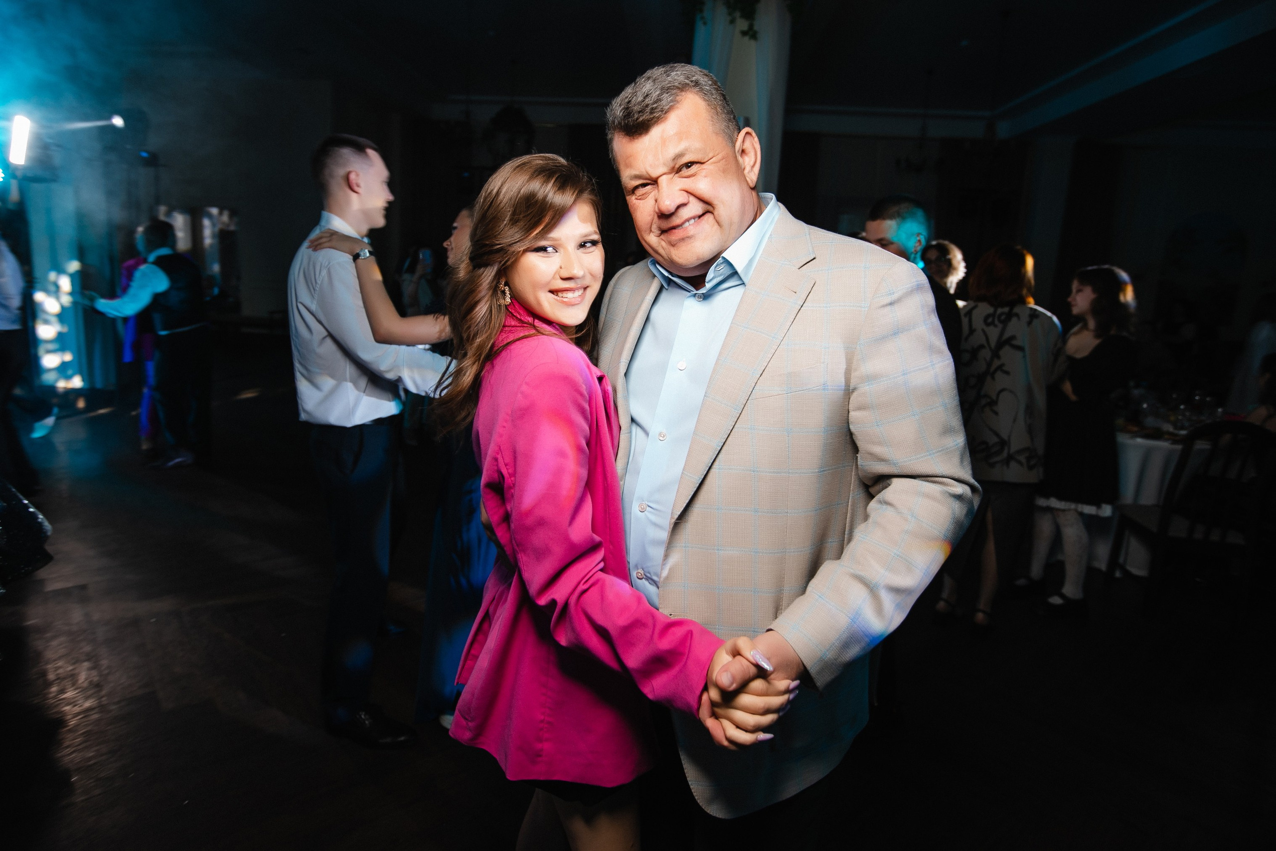 Выпускной Гимназия 1. Роман Урумбаев фотограф Нижневартовск