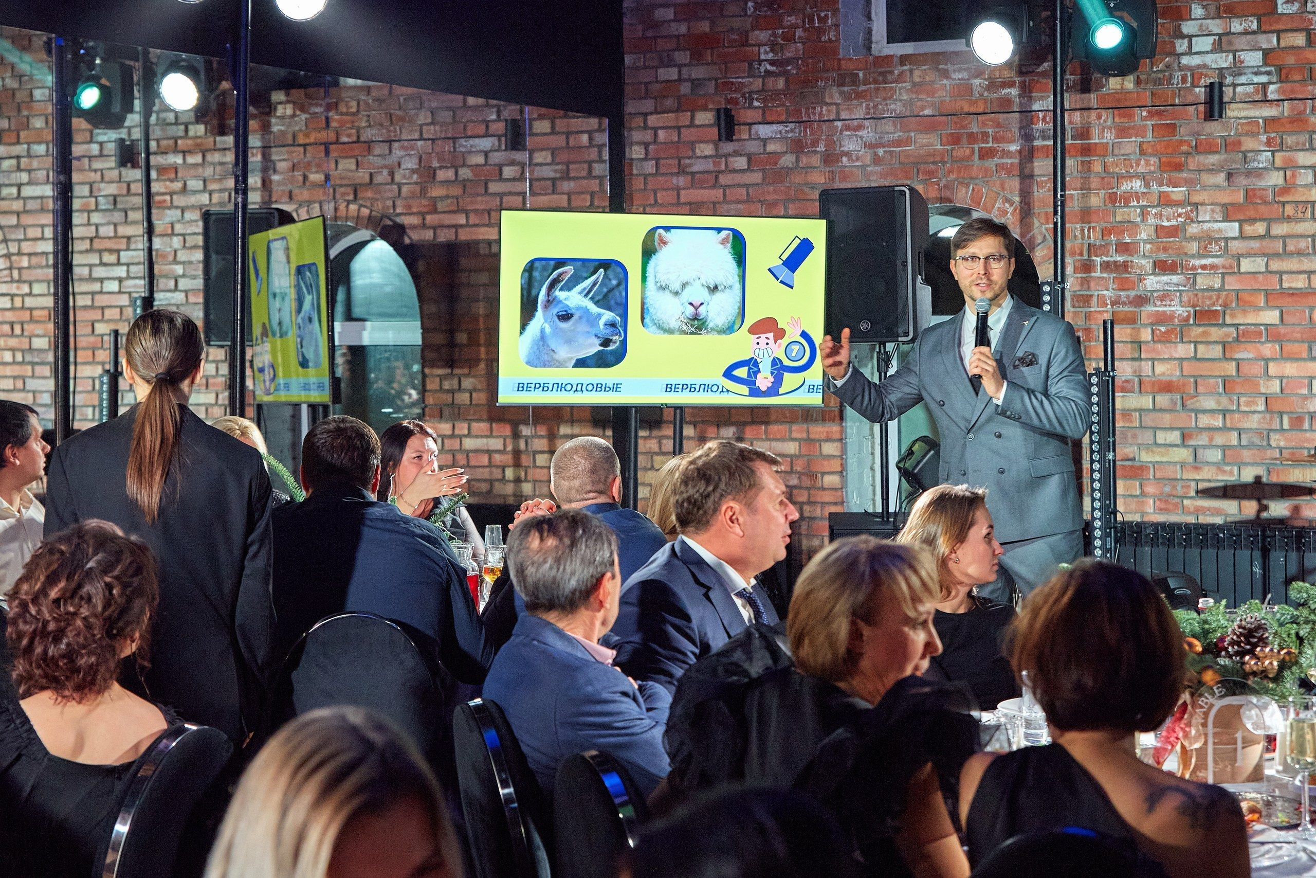 Компания Clarity / Пространство HIDE. Антон Артюшин, портретный фотограф. Москва