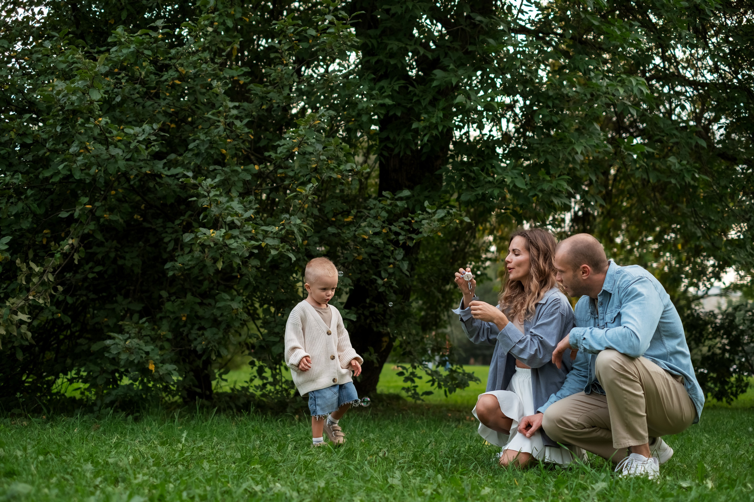 Семейная прогулка в парке. Семейный и детский фотограф в Мелитополе /Наталья Зацеркляная