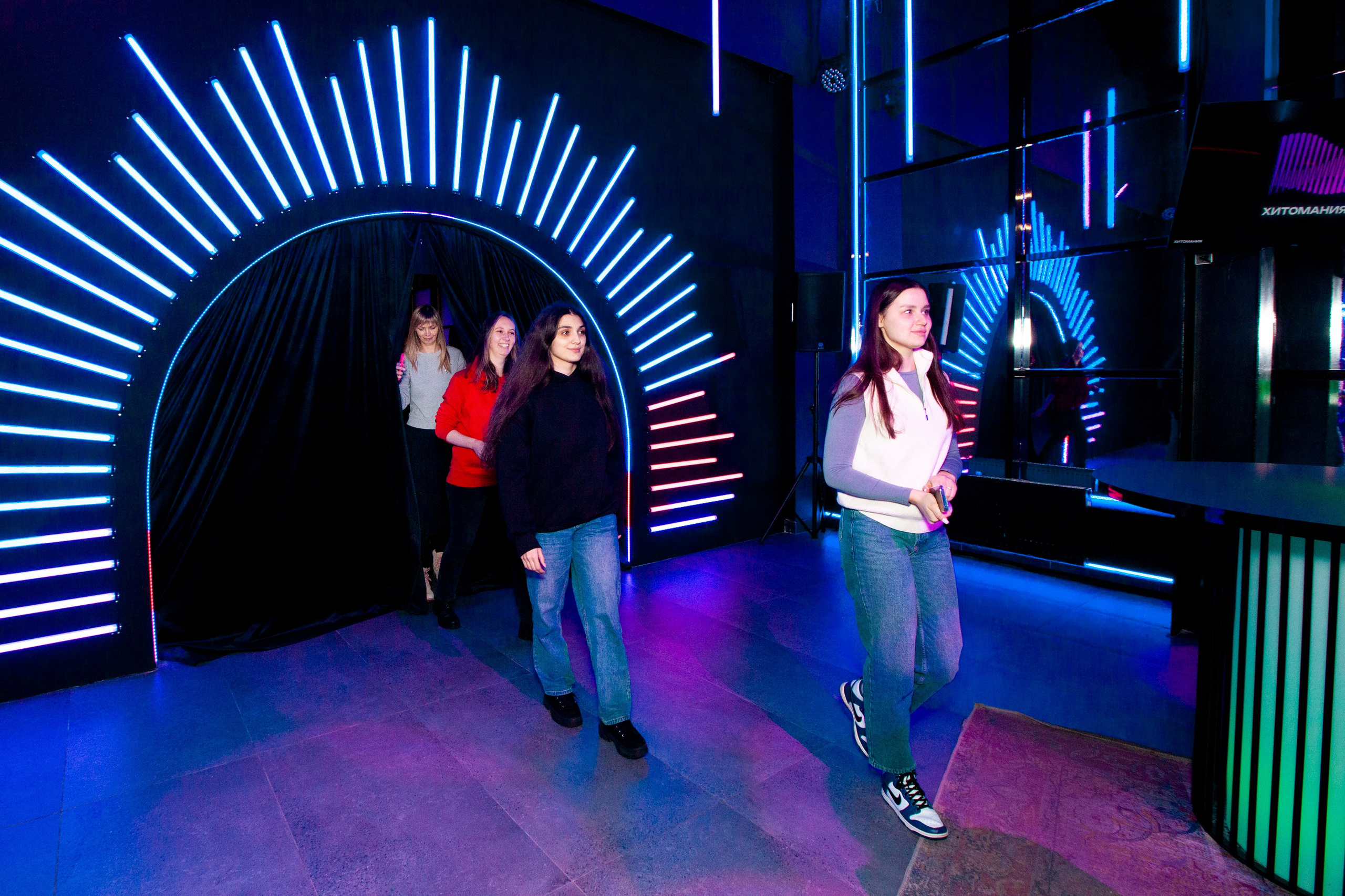 Хитомания. Stanislav Baryshev — People. Emotions. Atmosphere