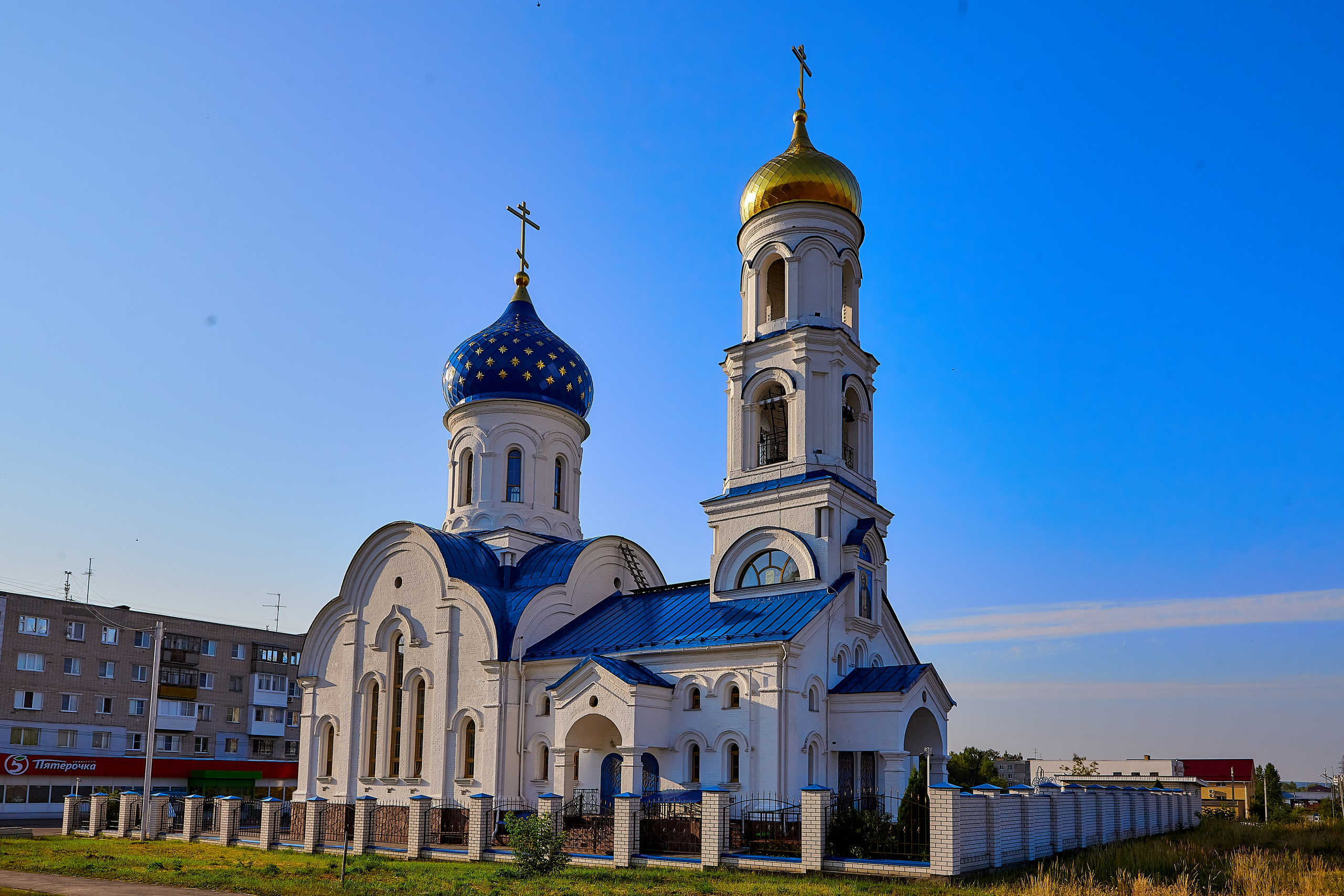 Вид на храм Преподобного Серафима Саровского г. Дзержинск