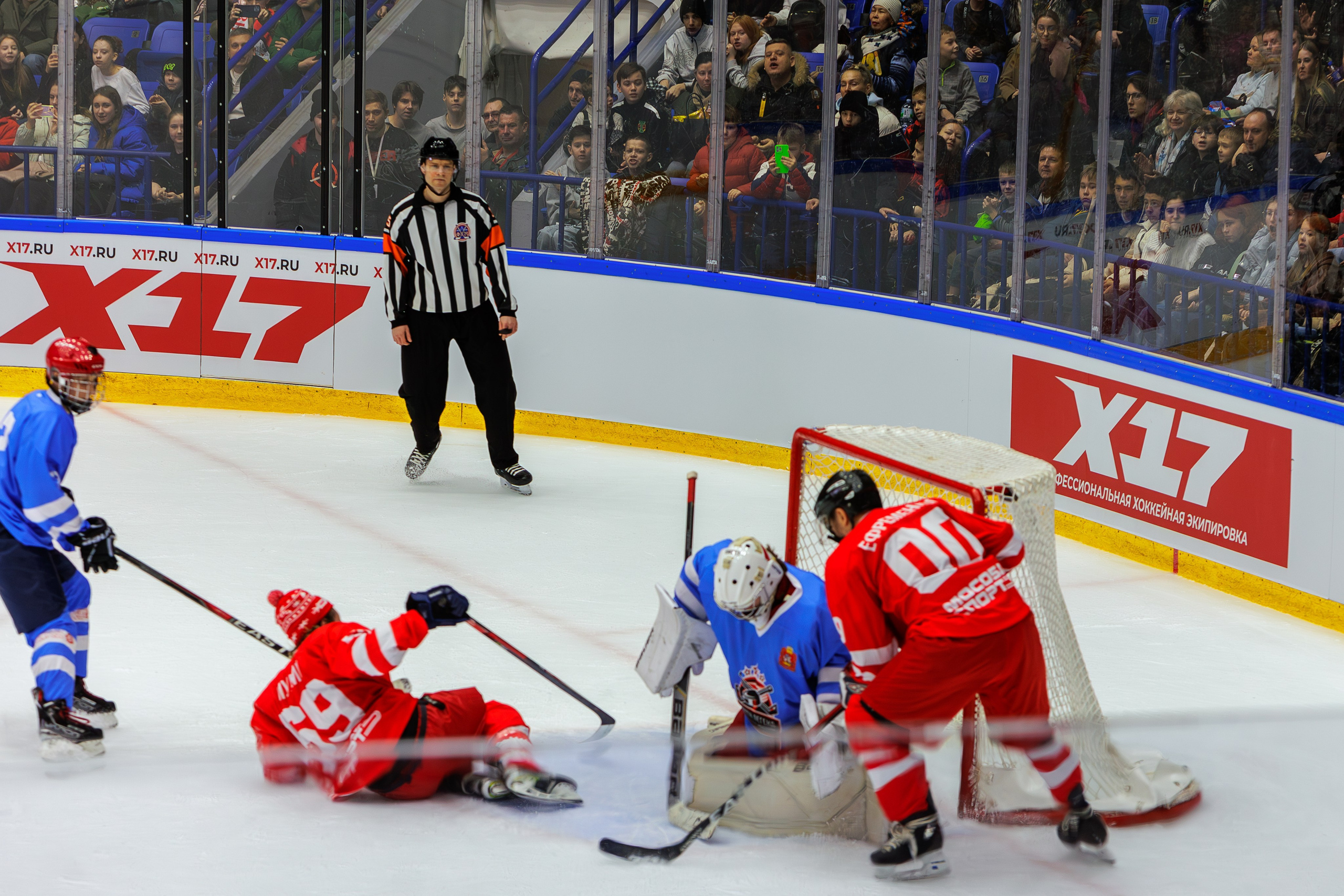 Первый матч Легенд в 2025 году. Выпускные альбомы и школьный фотограф в Подольске, Троицке, Щербинке, Москве и Московской области