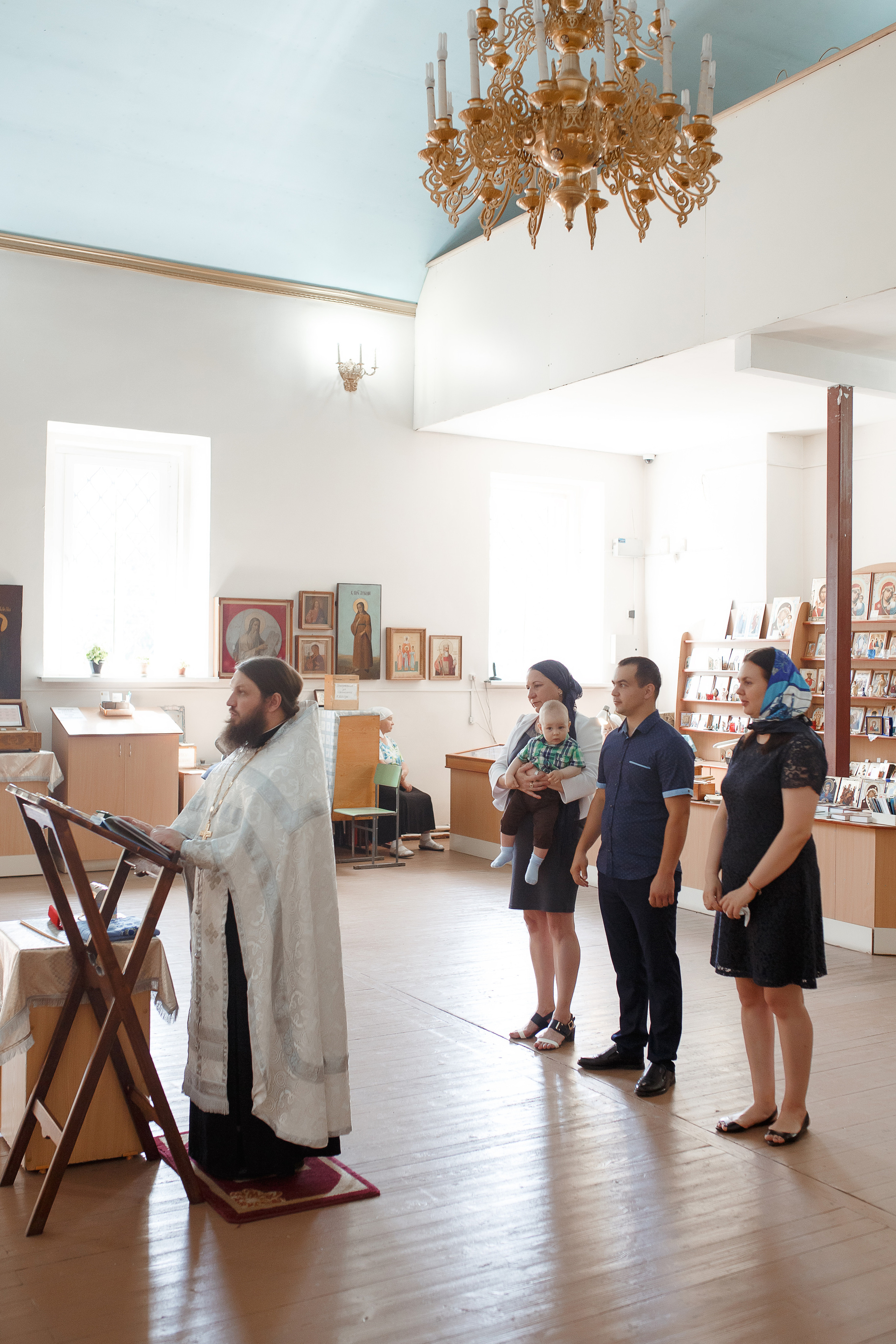 Фотосессия крещения и венчания в храмах Твери. Свадебный и семейный фотограф в Твери и Тверской области