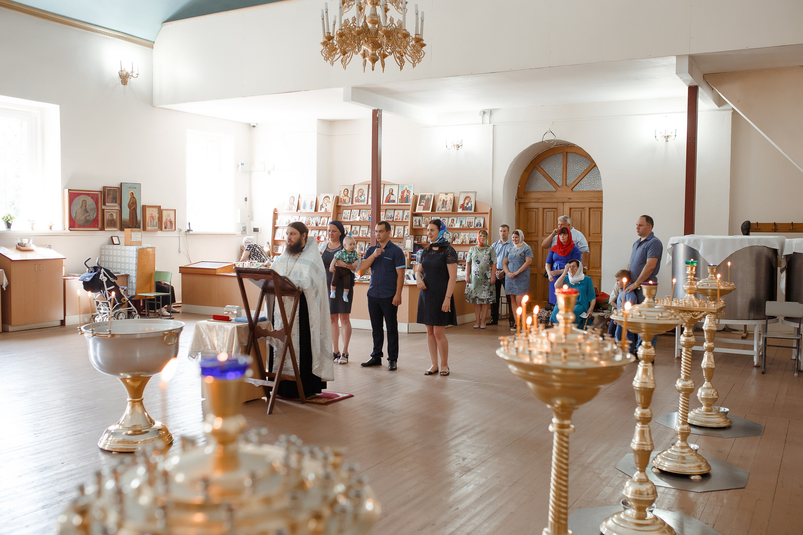 Фотосессия крещения и венчания в храмах Твери. Свадебный и семейный фотограф в Твери и Тверской области