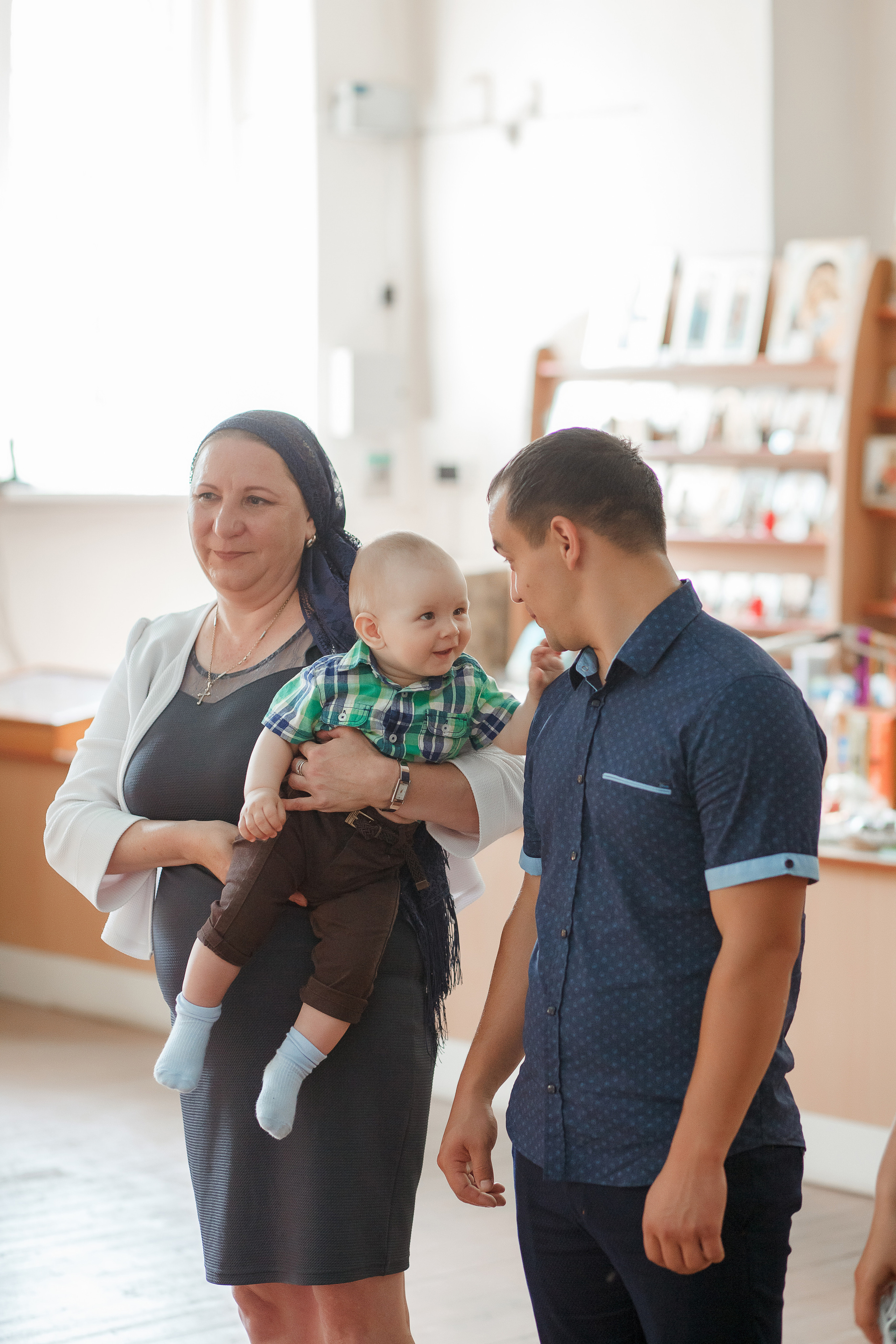 Фотосессия крещения и венчания в храмах Твери. Свадебный и семейный фотограф в Твери и Тверской области