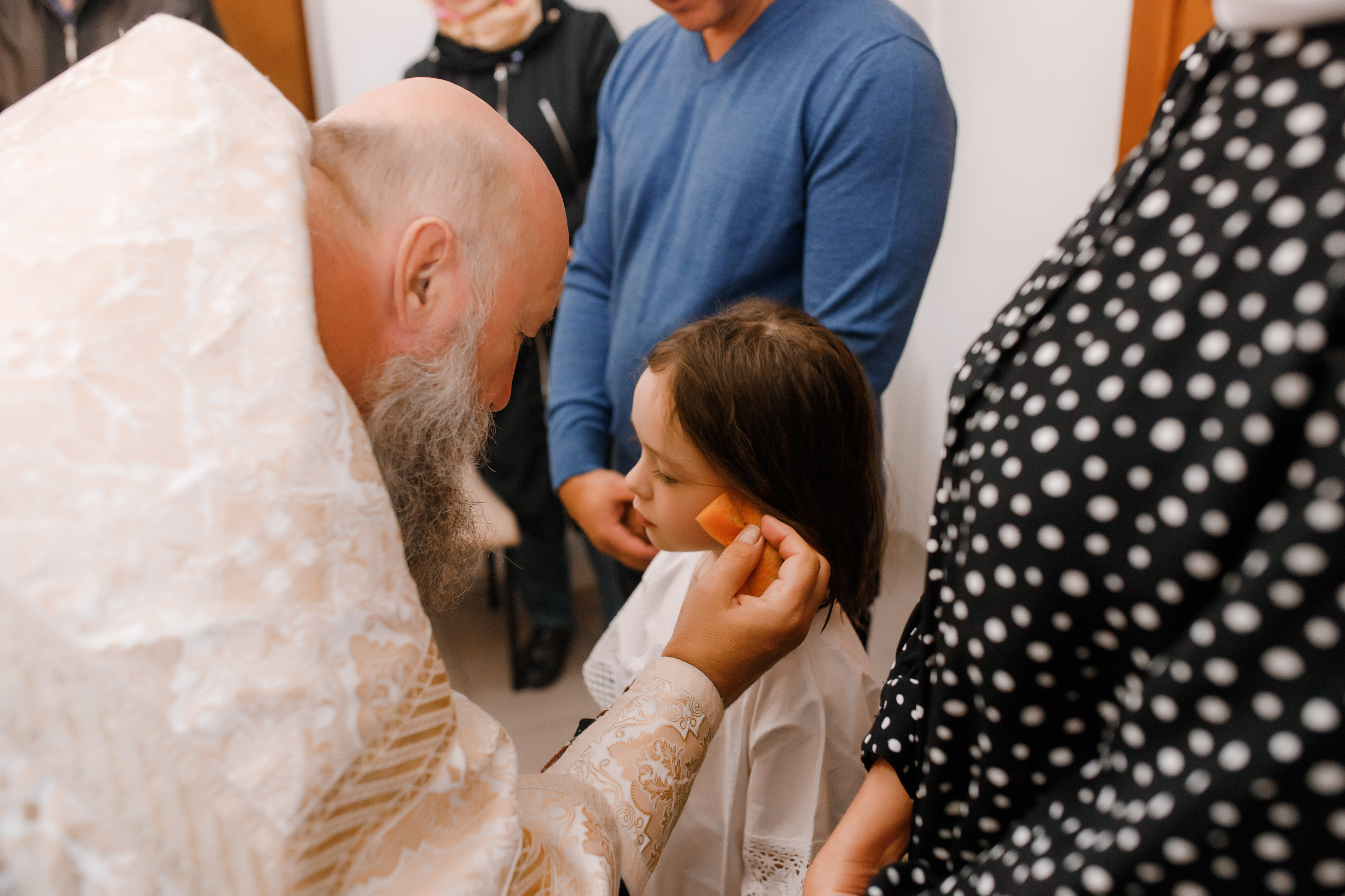 Фотосессия крещения и венчания в храмах Твери. Свадебный и семейный фотограф в Твери и Тверской области