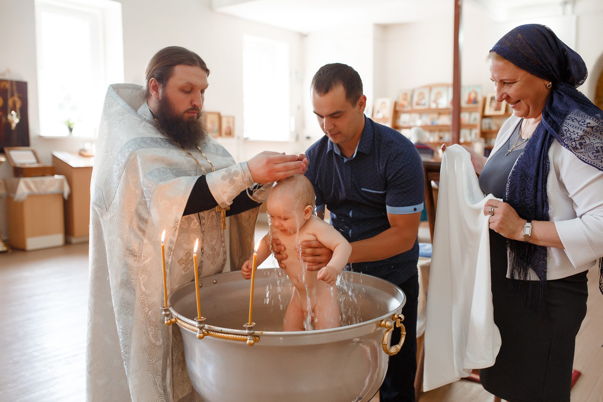 Фотосессия крещения и венчания в храмах Твери. Свадебный и семейный фотограф в Твери и Тверской области