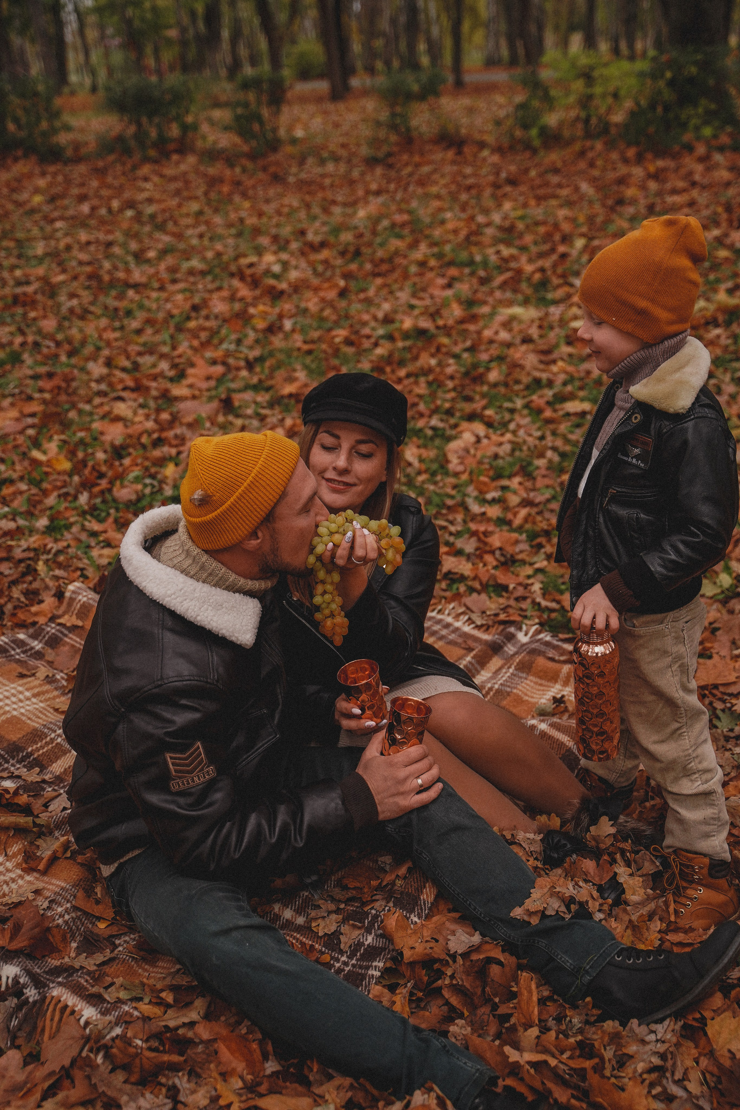 Семейная осенняя фотосессия у реки. Семейный и женский фотограф в Краснодаре Анастасия Приймак