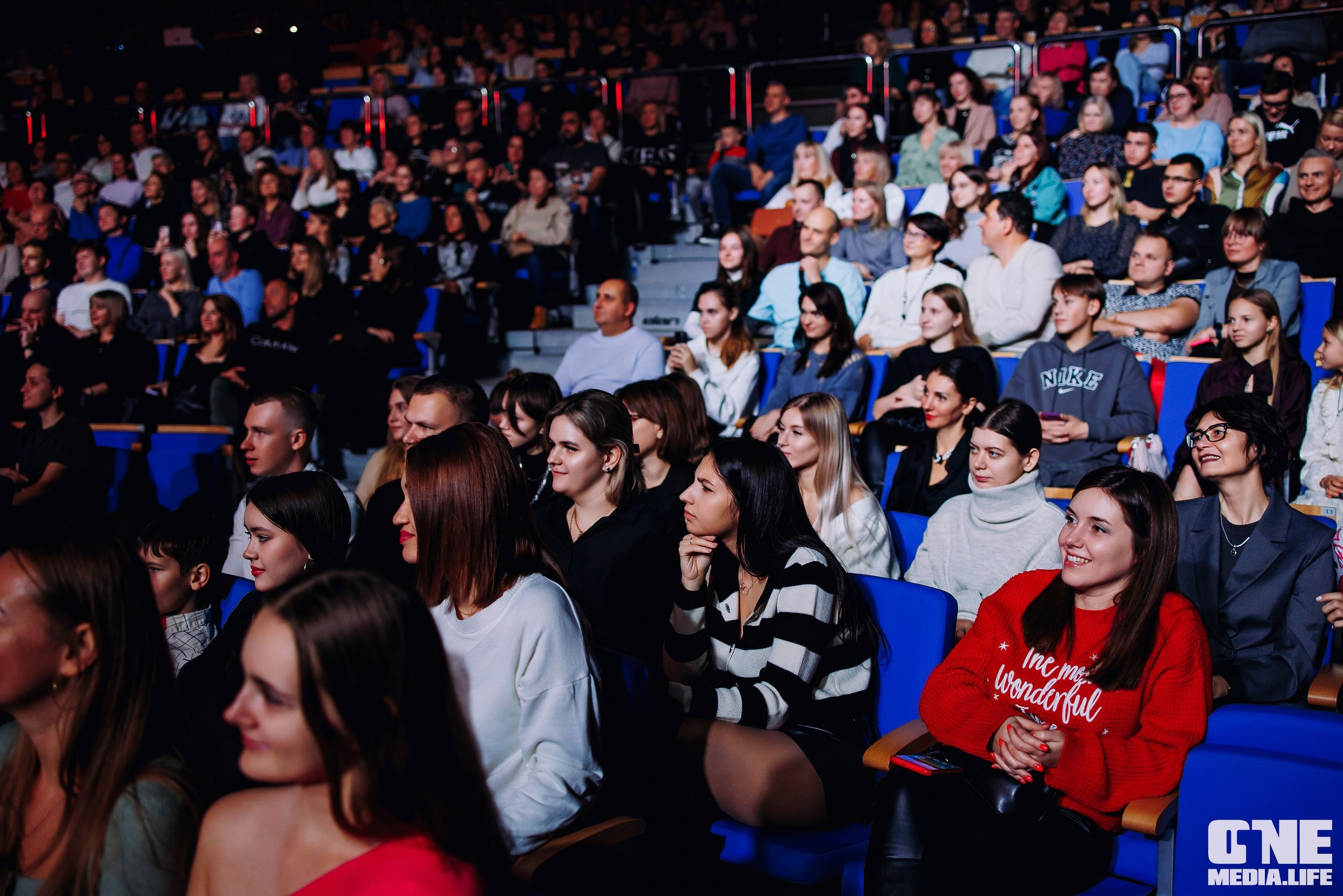 Фоторепортаж с концерта Ёлки. One Media Life: фоторепортажи, фотоотчеты с мероприятий и заведений