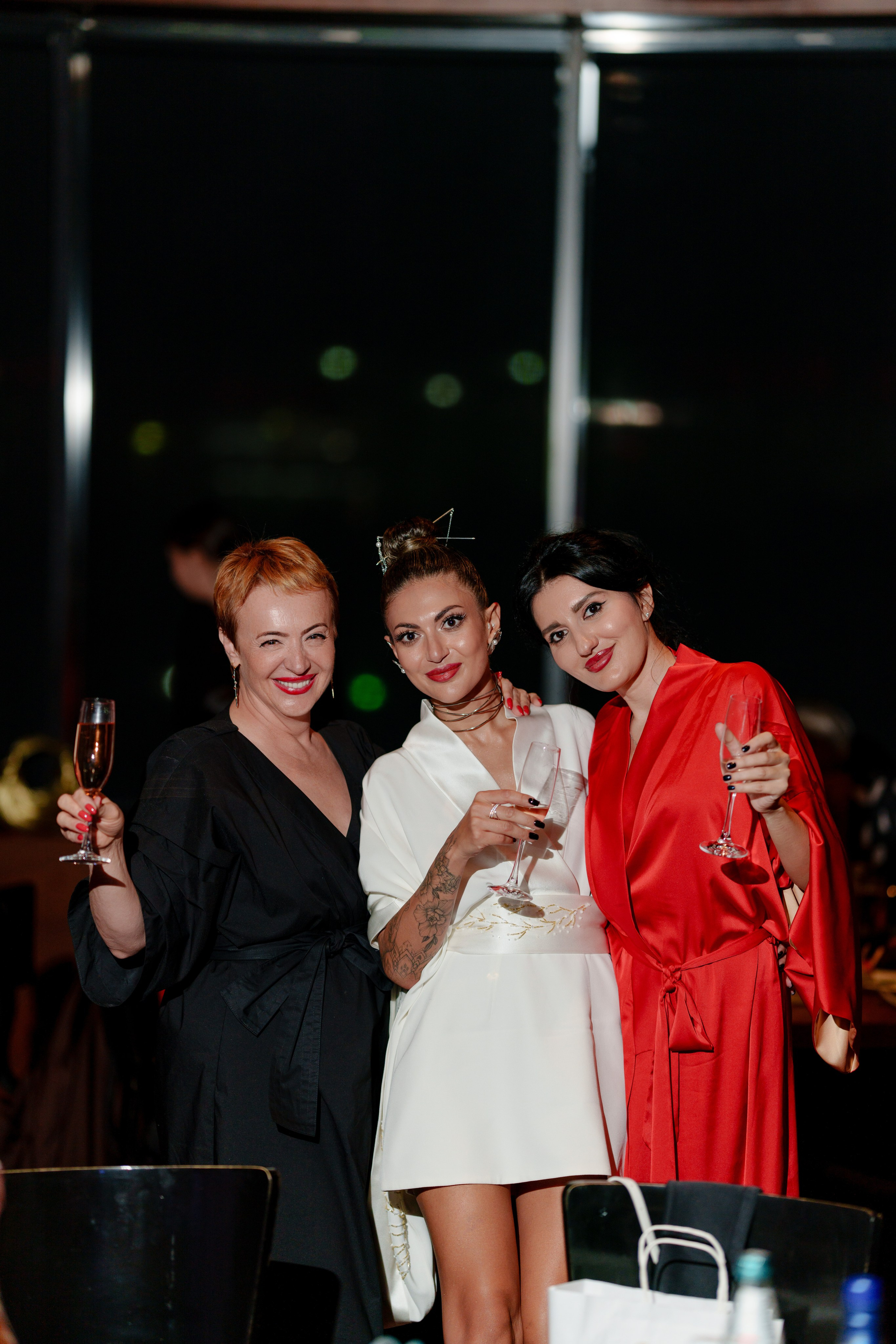 Репортажный фотограф на день рождения в ресторане KAI. Репортажный фотограф Москва Сергей Дружинин