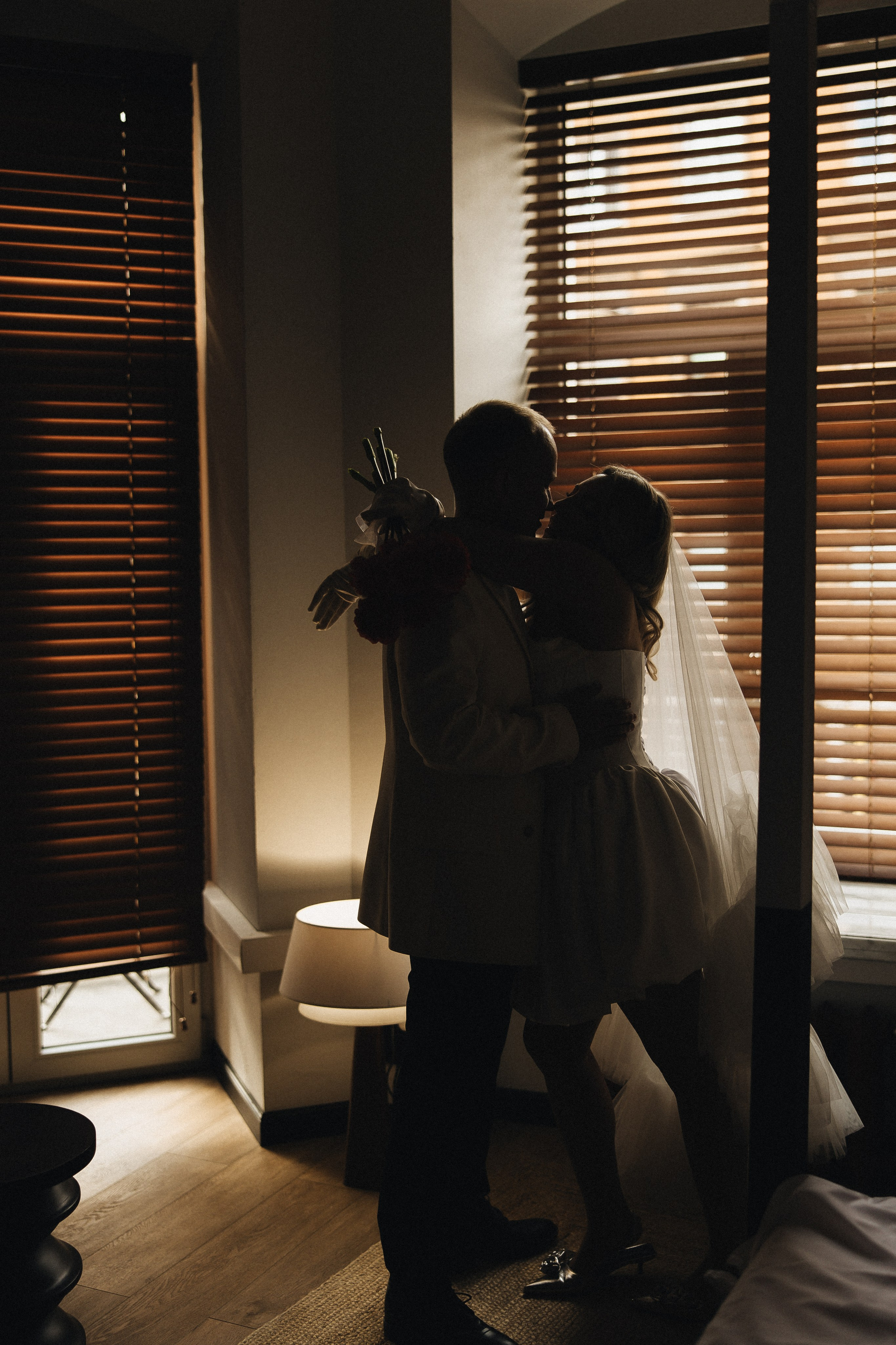 Когда я впервые увидел тебя, этот смех, ты мне напомнила по-моему сразу всех. Свадебный фотограф в Санкт-Петербурге Баженова Алина