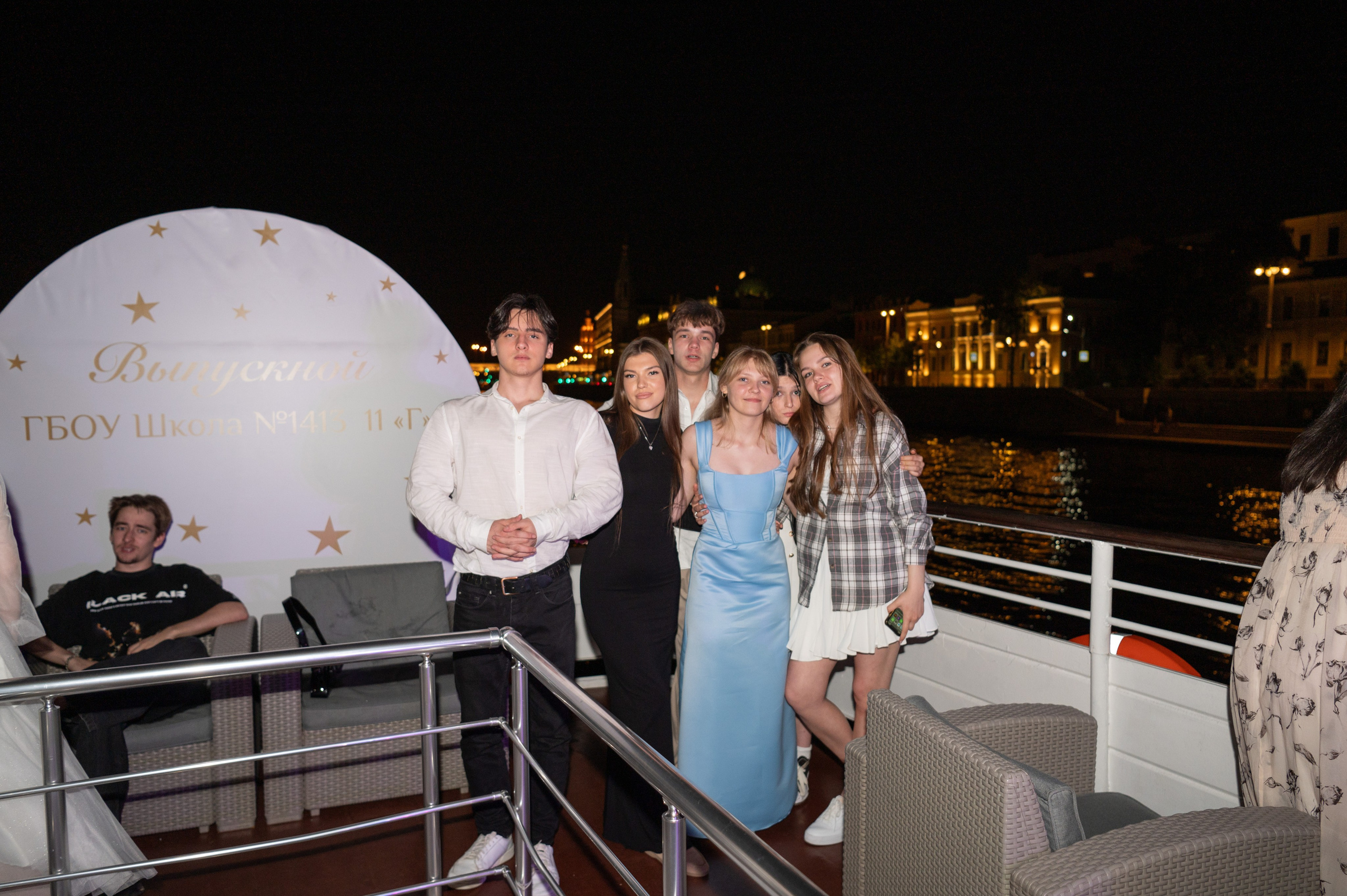 Выпускной вечер 11 класс на теплоходе. Детский и семейный фотограф г. Москва Оксана Катаджи