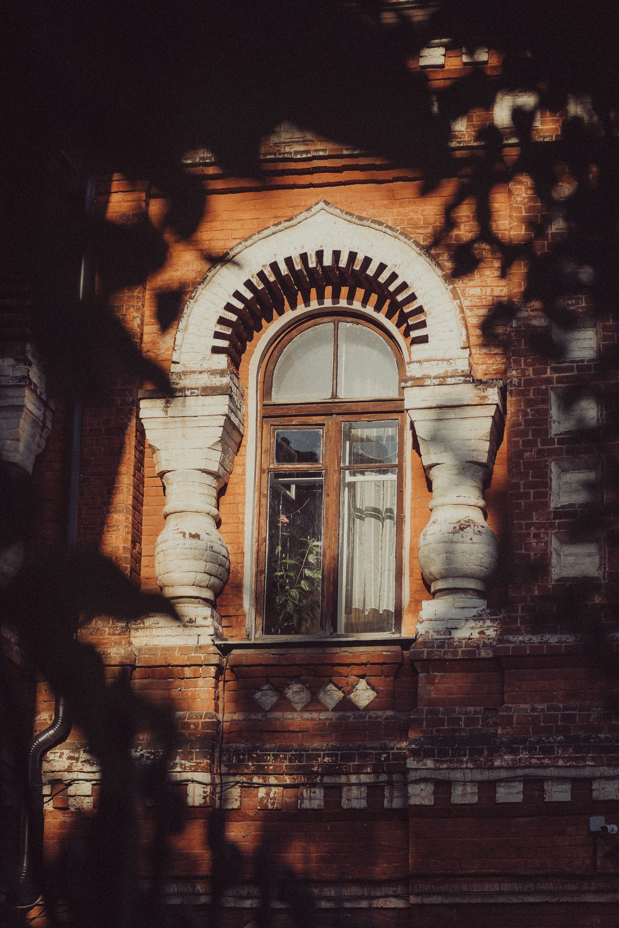 Проект #улицыгорода. Ярославль, улица Большая Фёдоровская. Документальный фотограф Илья Тихановский