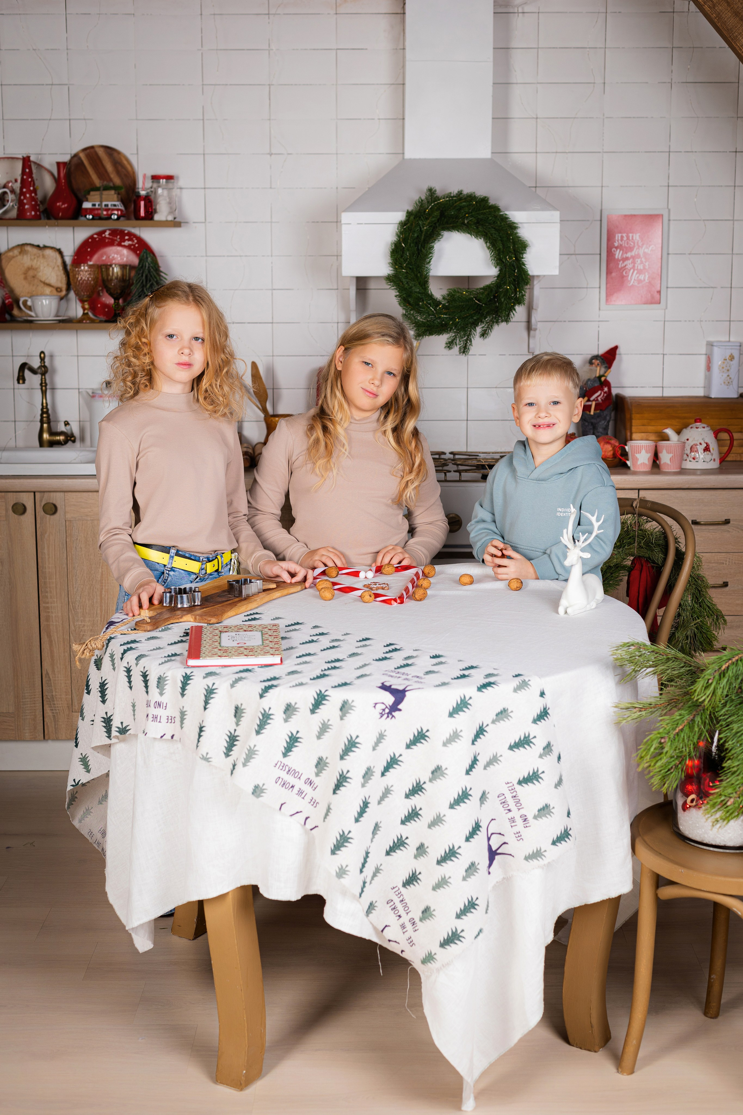 Анна, Игорь, Влада, София и Глеб. Фотограф ВИКА МЕДУЗА