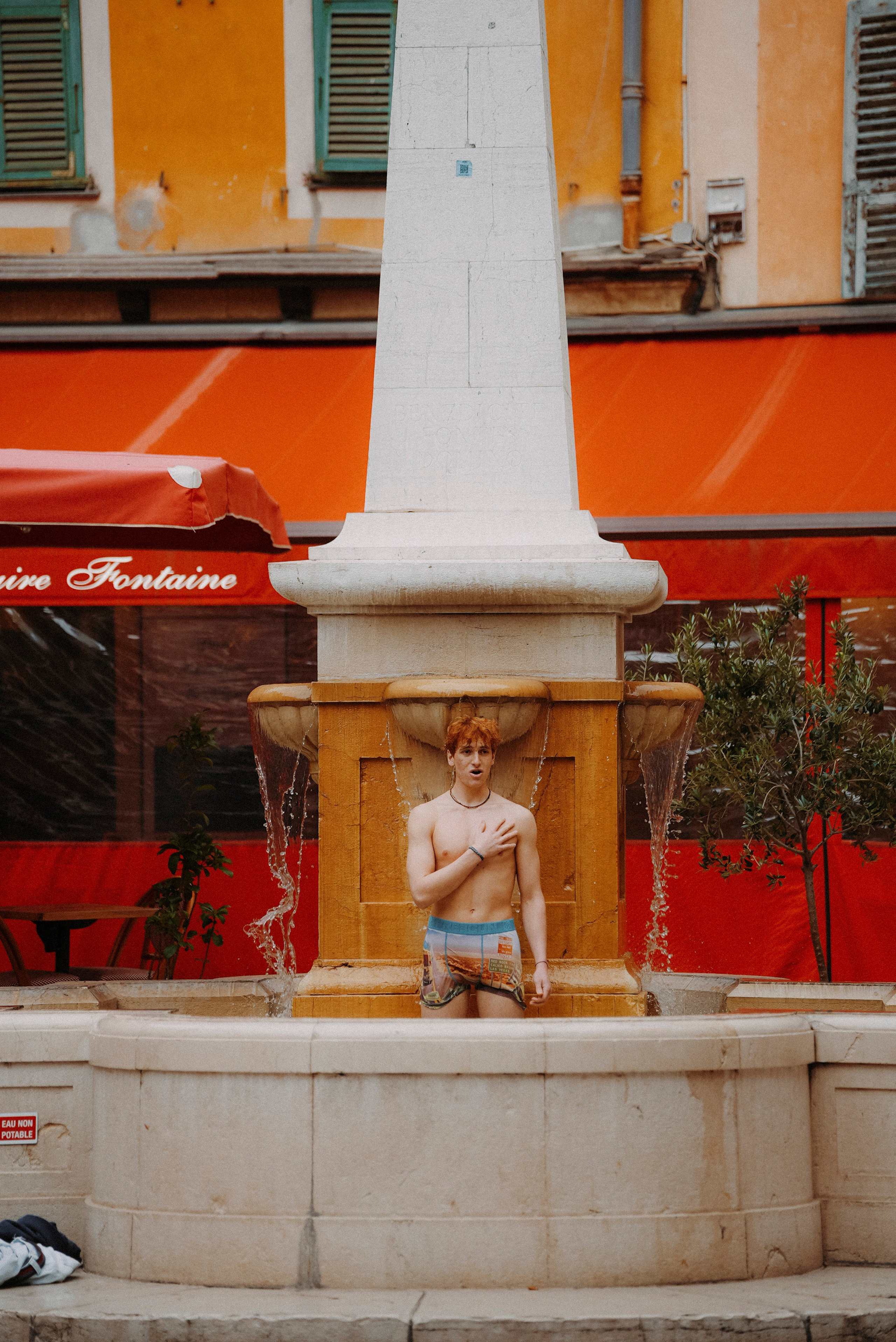 ЕВРОТУР. Стрит-фотография, полная абсурда, идиотизма и красоты