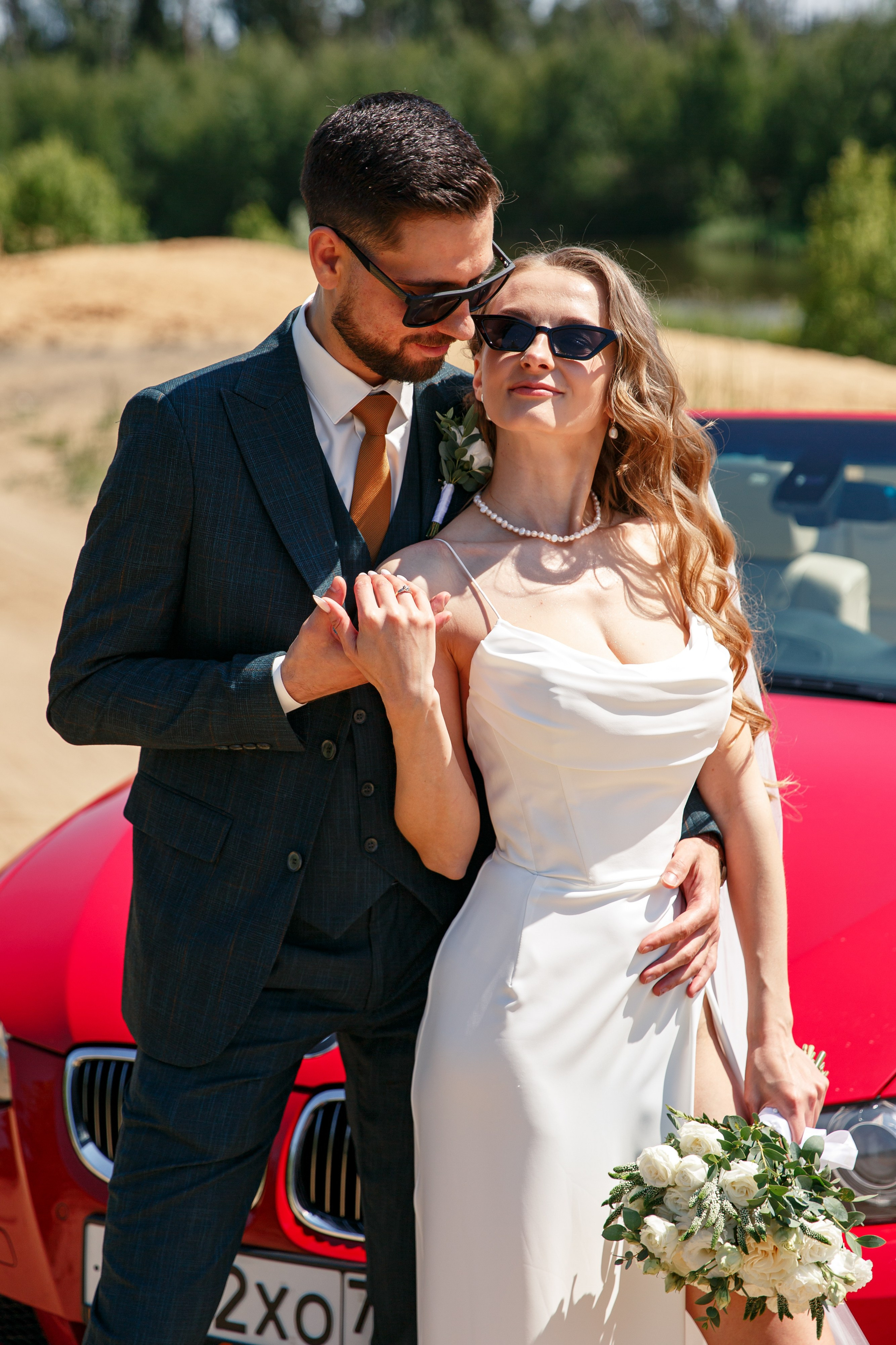 Свадебная фотосессия с кабриолетом и в загородном клубе Artiland. Свадебный фотограф Москва и МО Сергей Киржаев