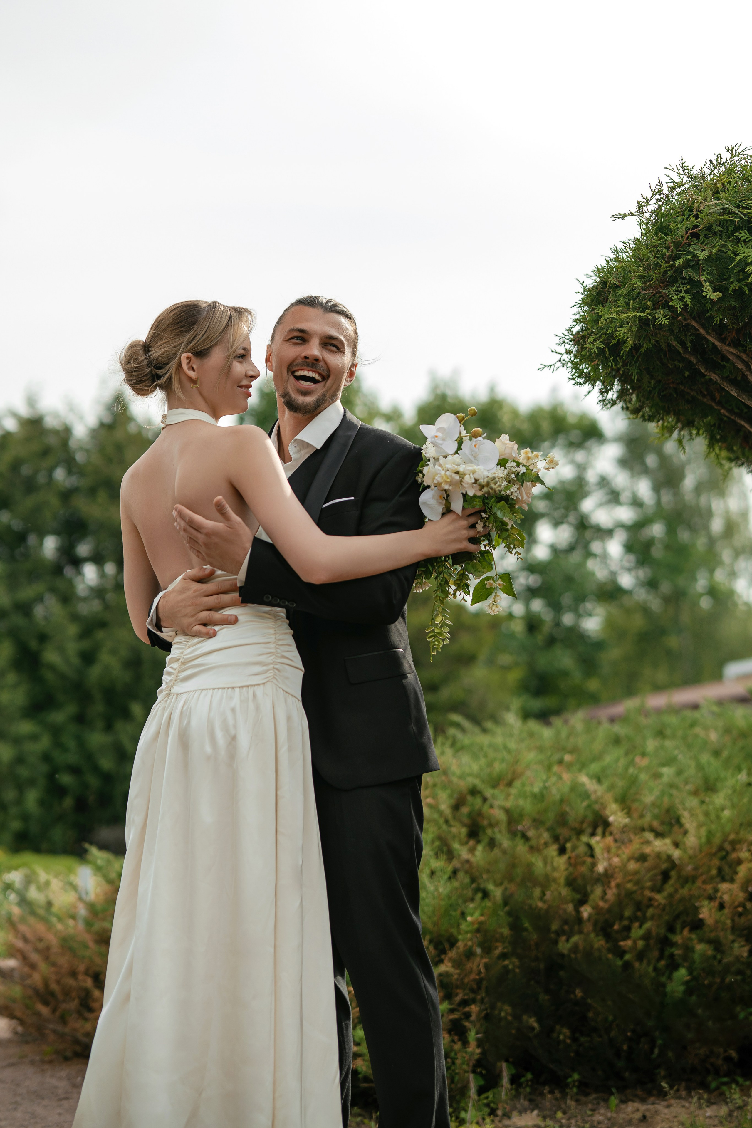 Свадебная прогулка, а парке Сокольники. Фотограф Сергиев Посад / Москва / Дмитров / Дубна