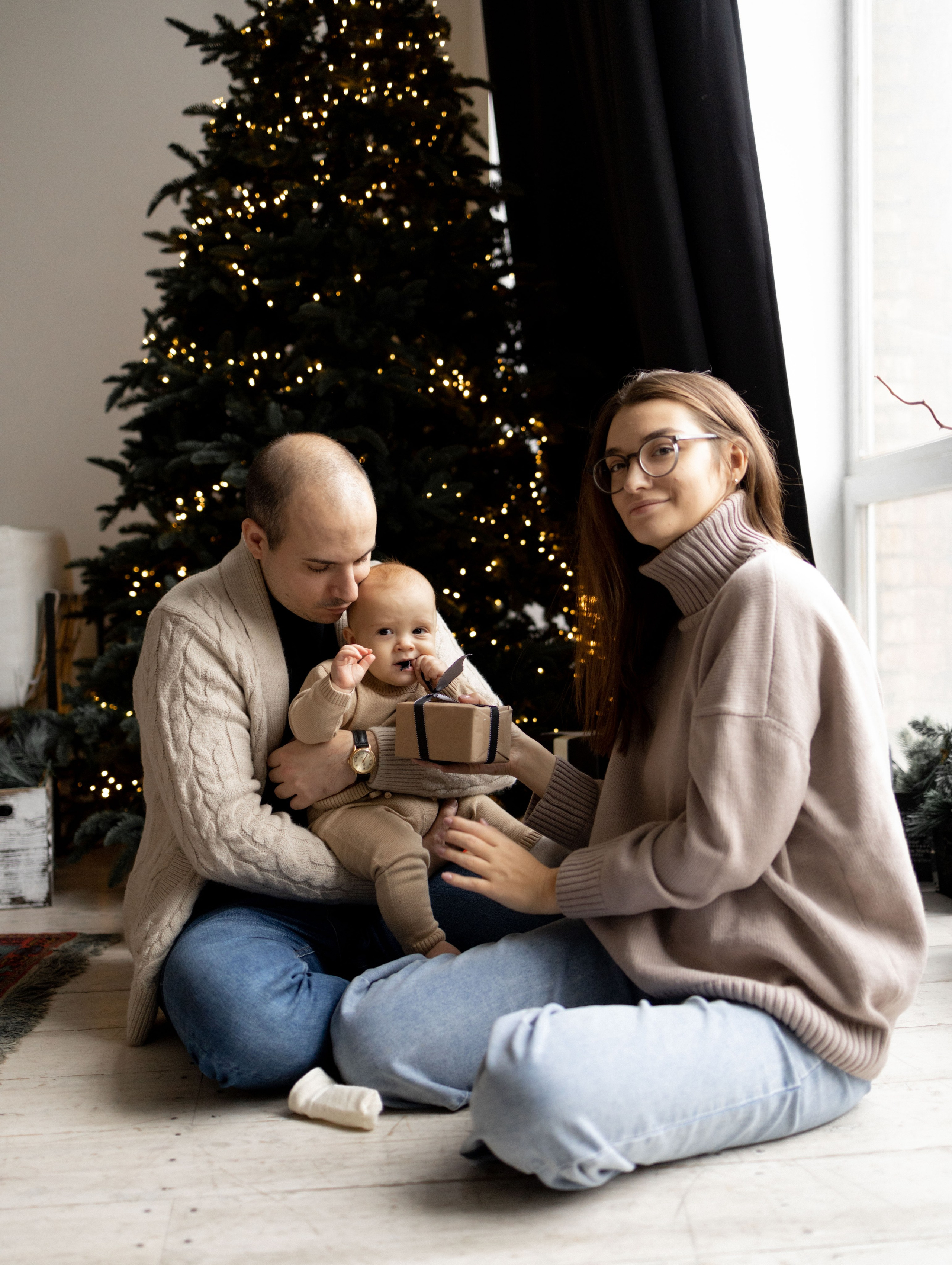 Новый год Давид, Лена, Леван. Фотограф Дарья Соколовская