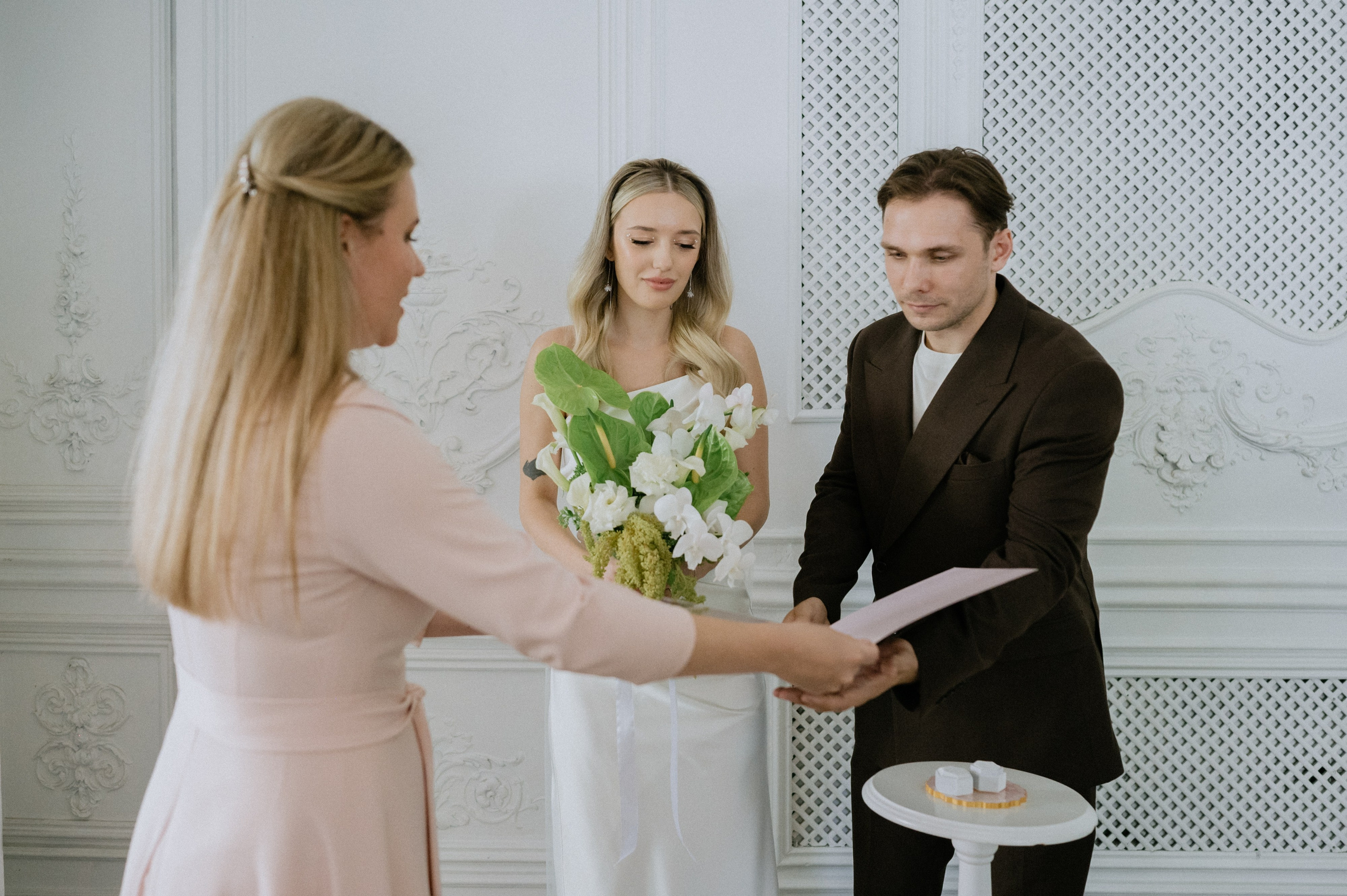 Регистрация брака и фотосессия в Особняке Royal. Свадебный фотограф Москва — Сергей и Татьяна